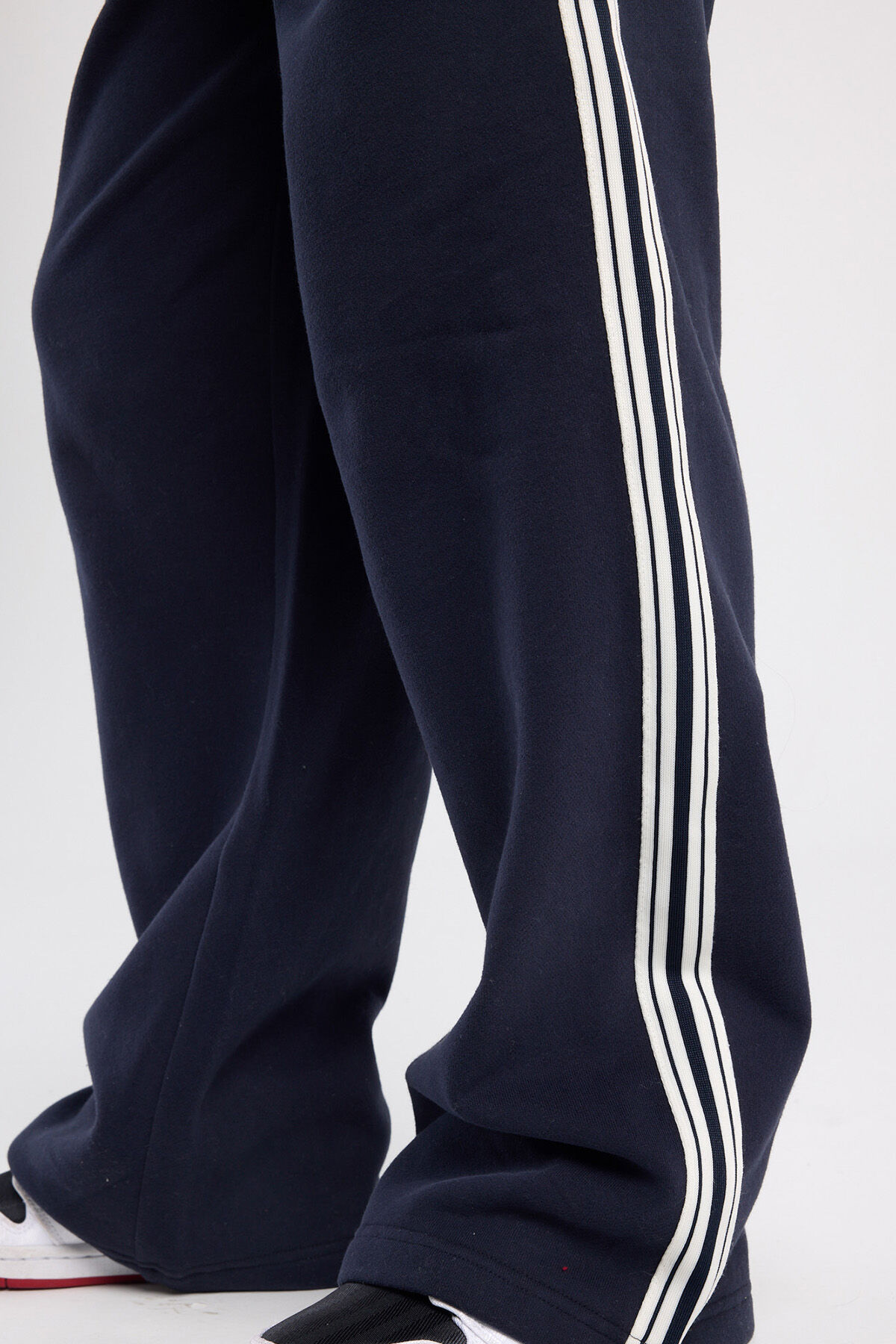 Cassie JR image number 3