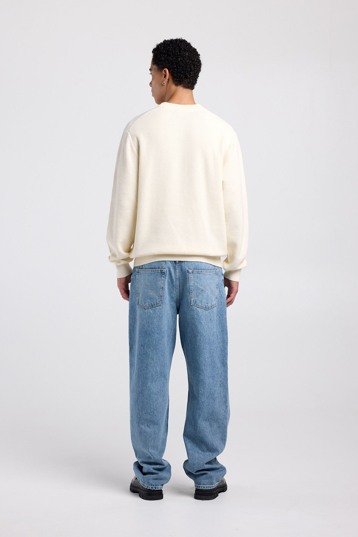 Kurtis Crew image number 2