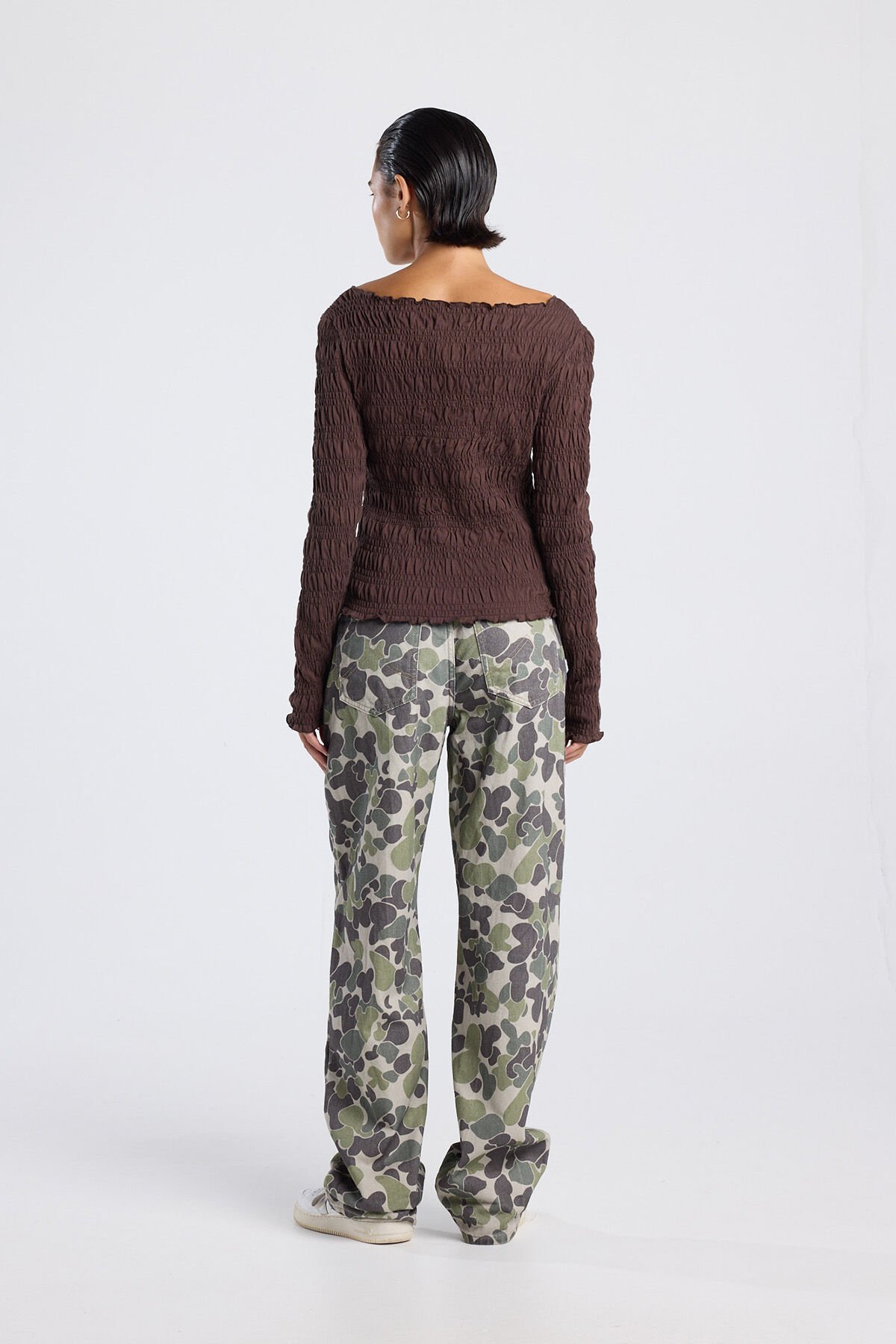 Lesley image number 2