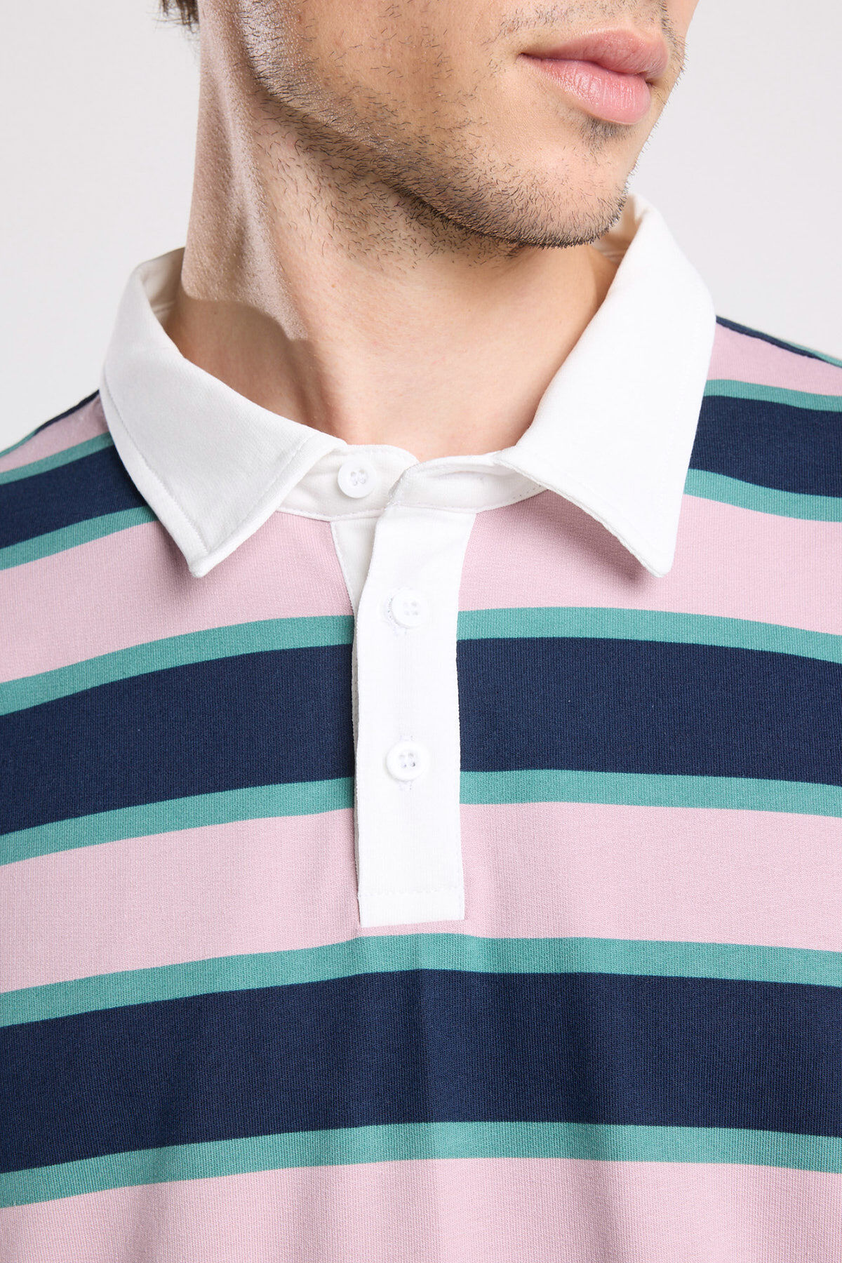 Levon image number 3