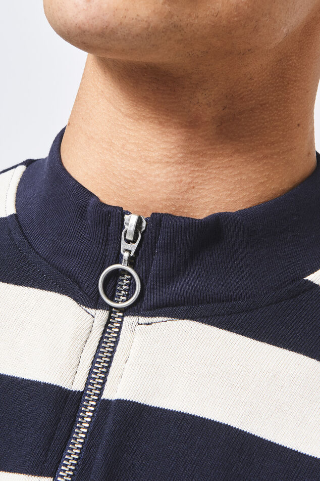 Long sleeve Levi image number 3