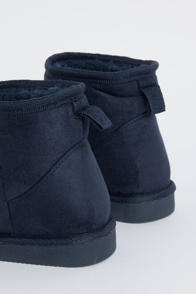 Vanessa JR image number 3