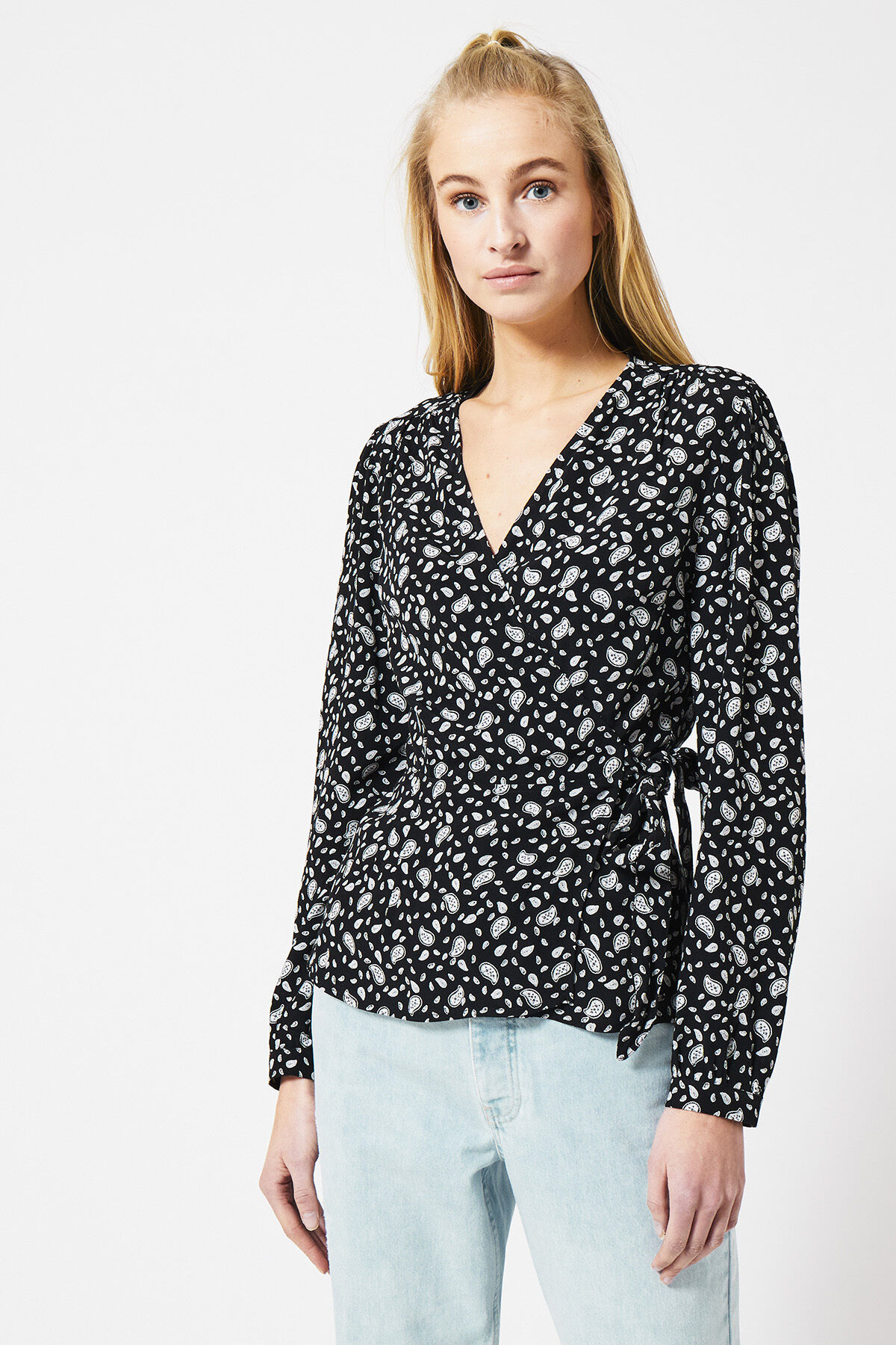 Blouse collar Bella image number 1