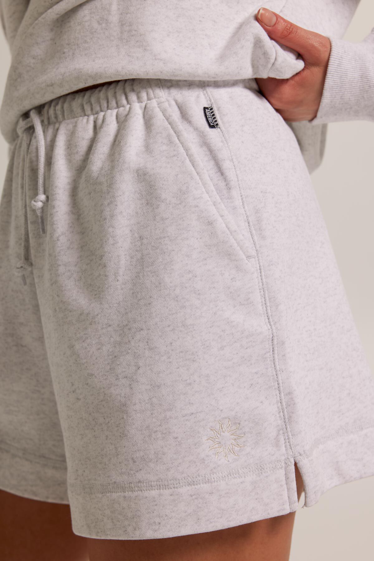 Short Noel image number 3