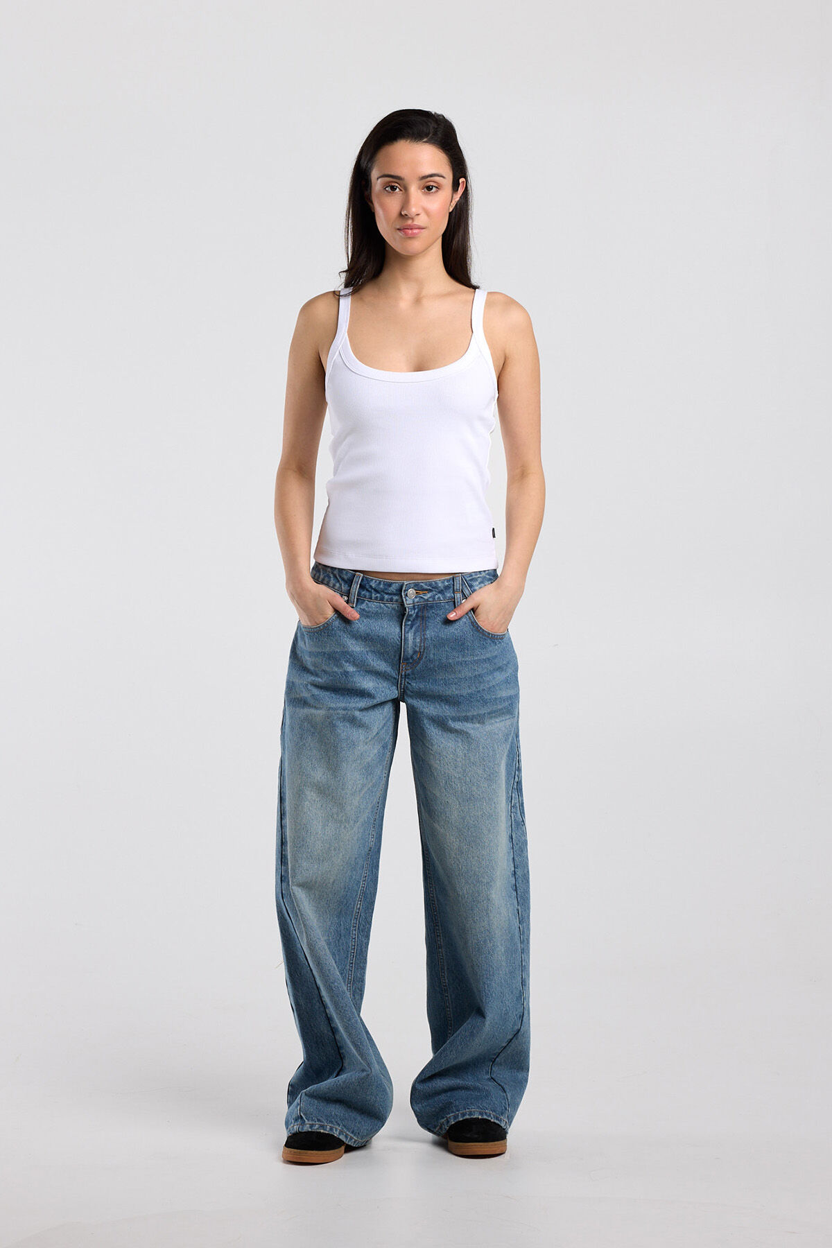 Geena image number 1