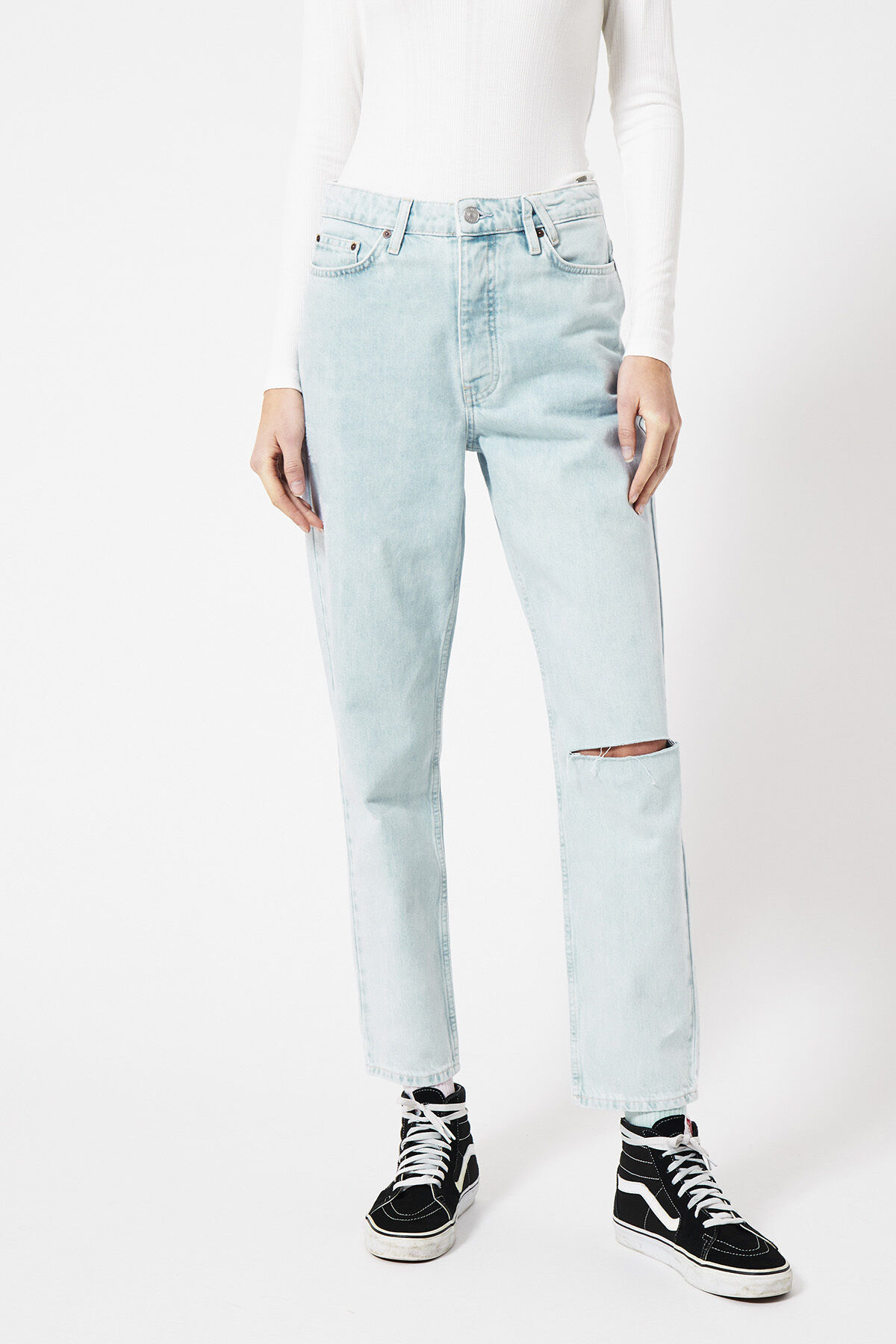 Jadan B Bleached image number 0