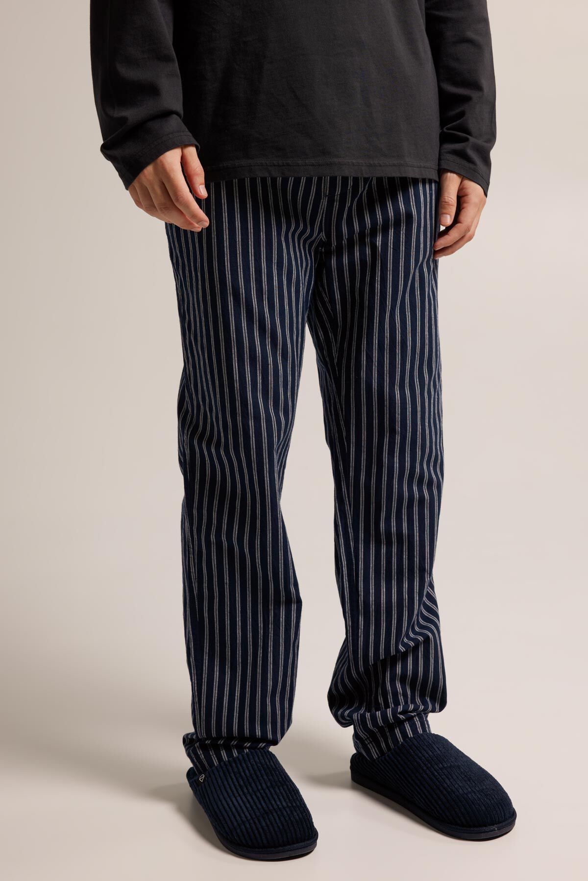 Loungepants Lake image number 0