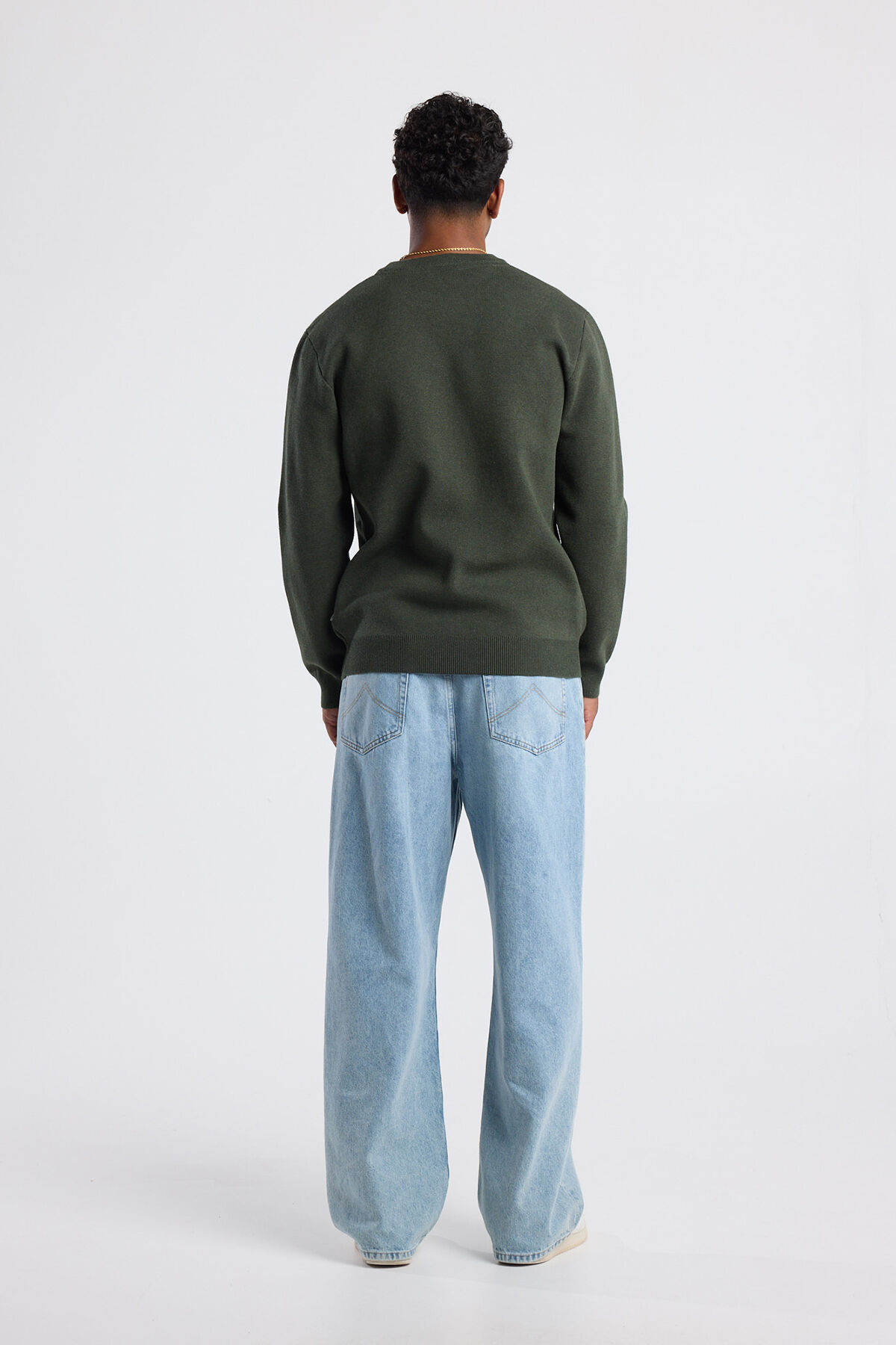 Konrad Crew image number 2