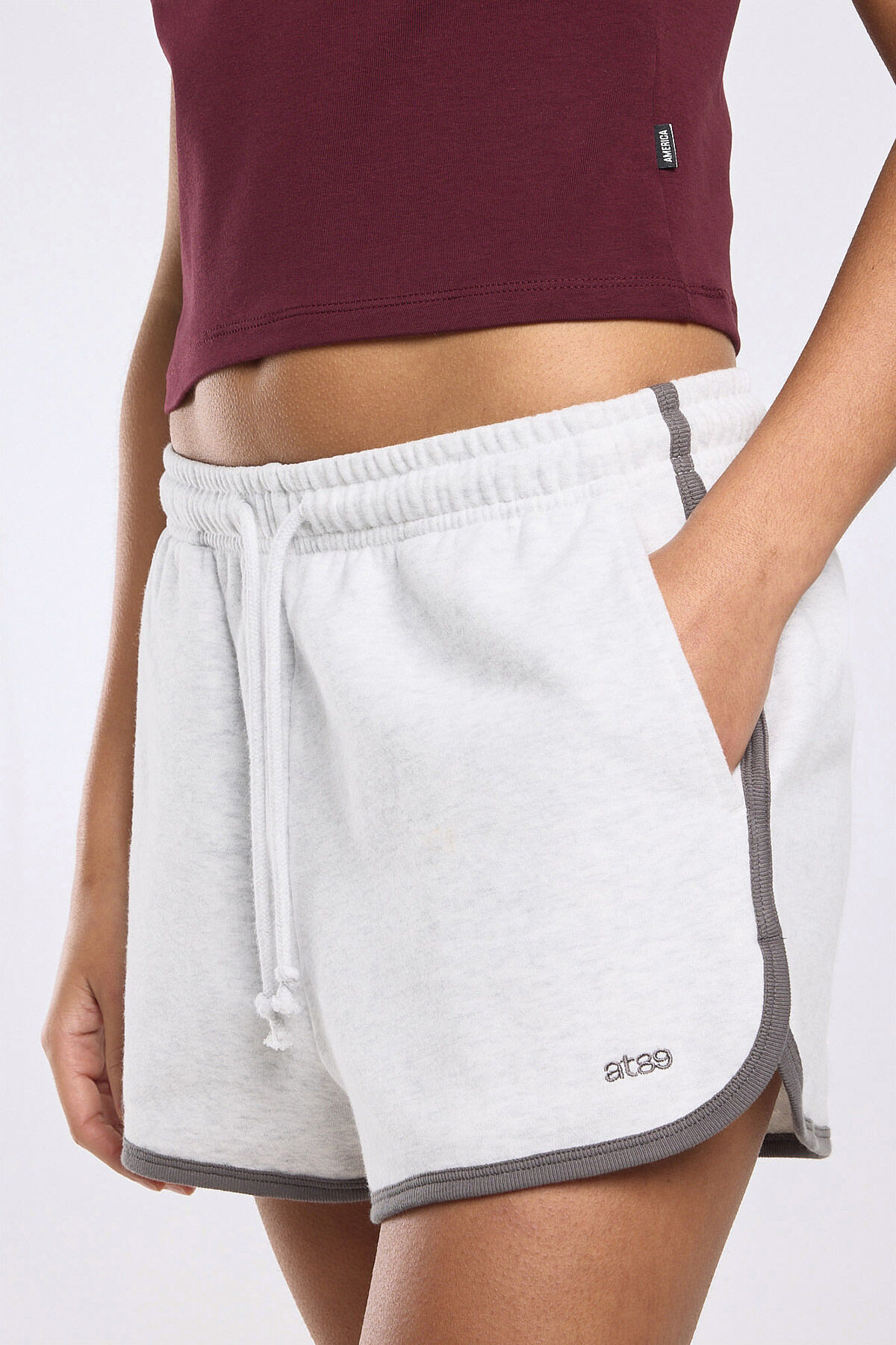 Naima image number 3