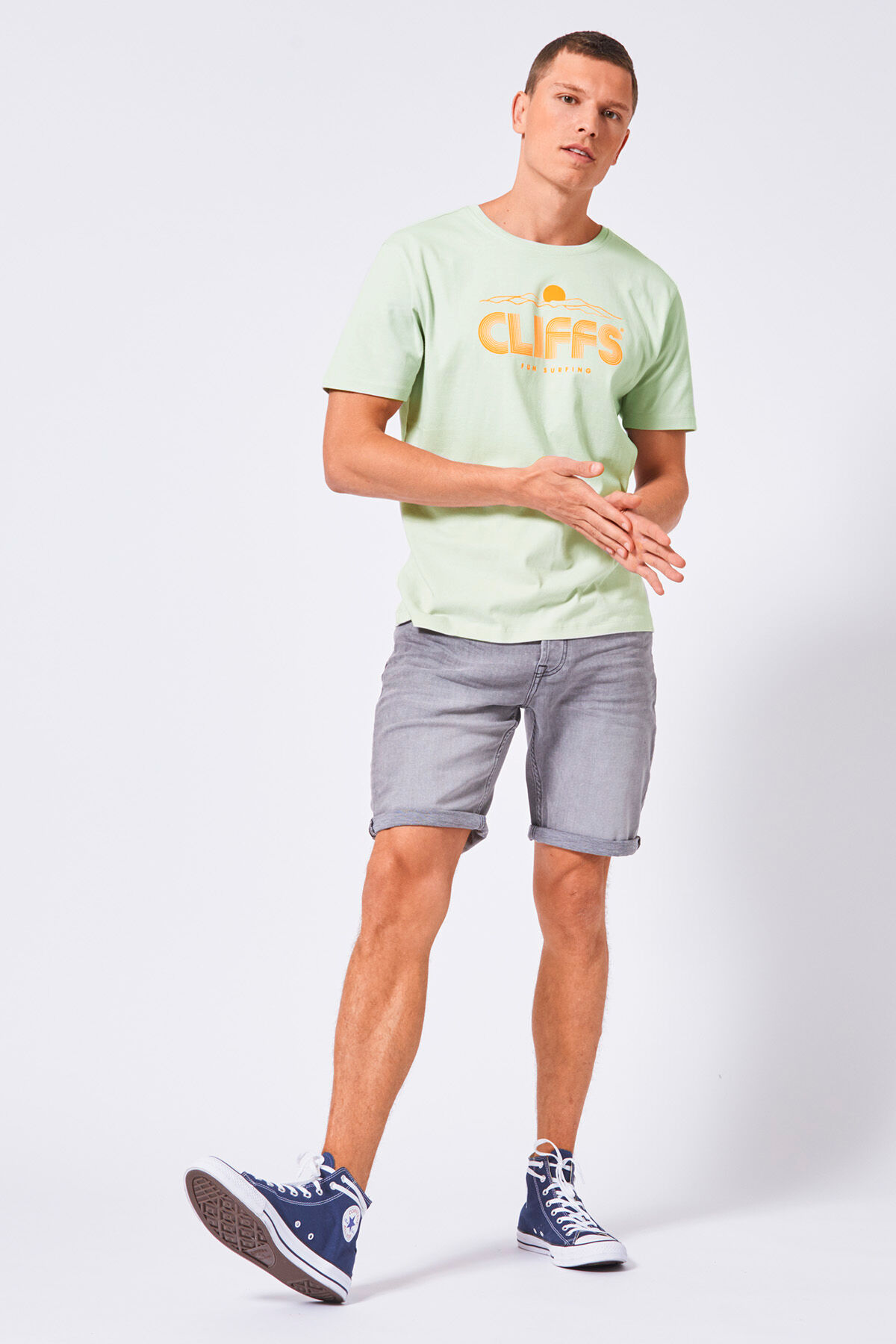 Eon Cliffs image number 1