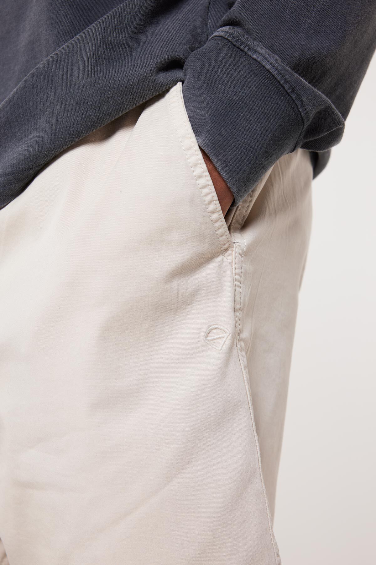 Short Niko image number 3