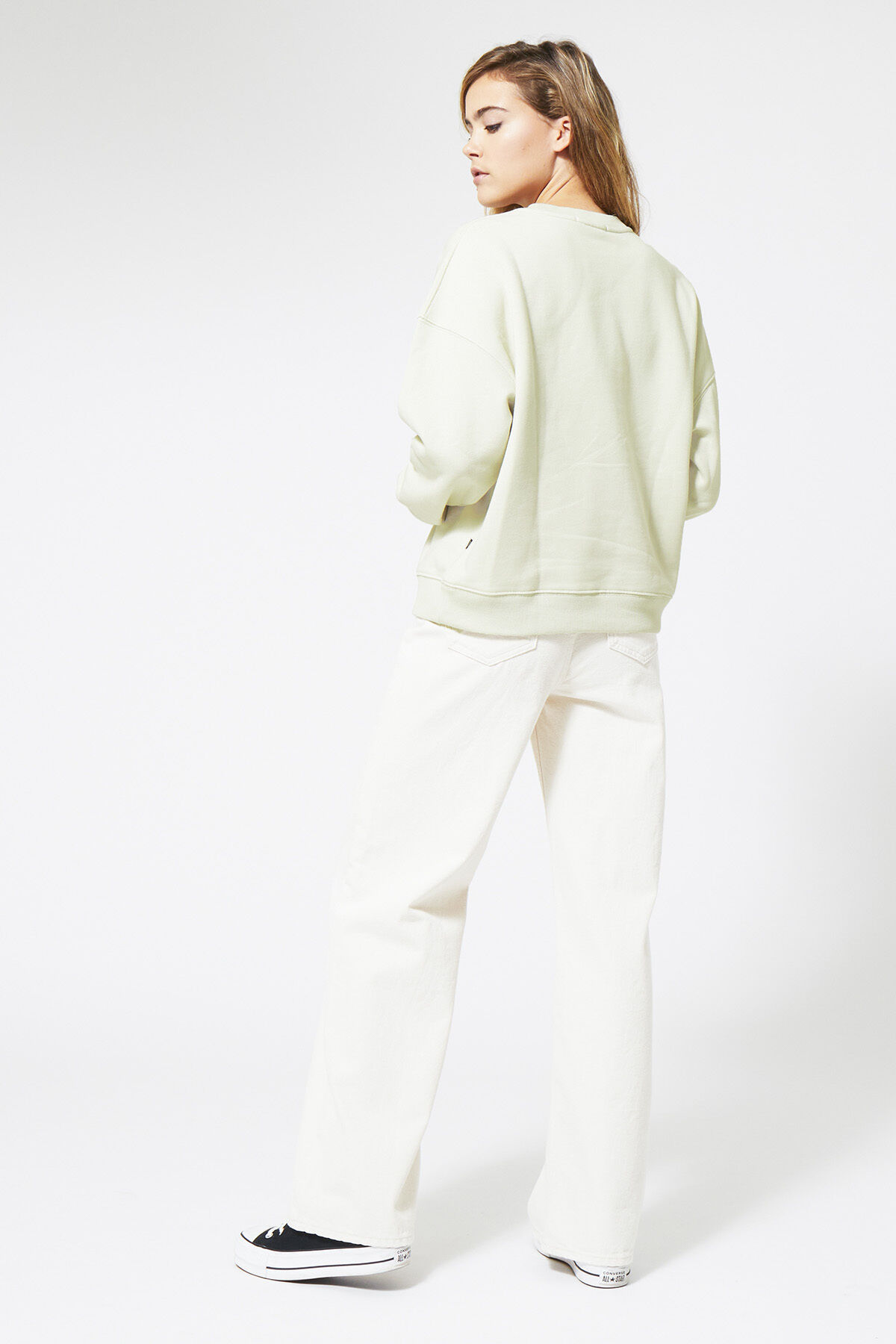 Sweater Sue image number 2