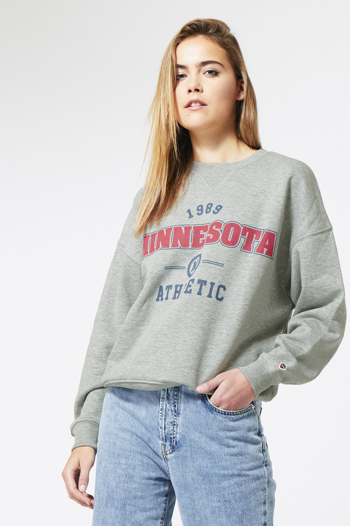 Sweater Sue image number 1