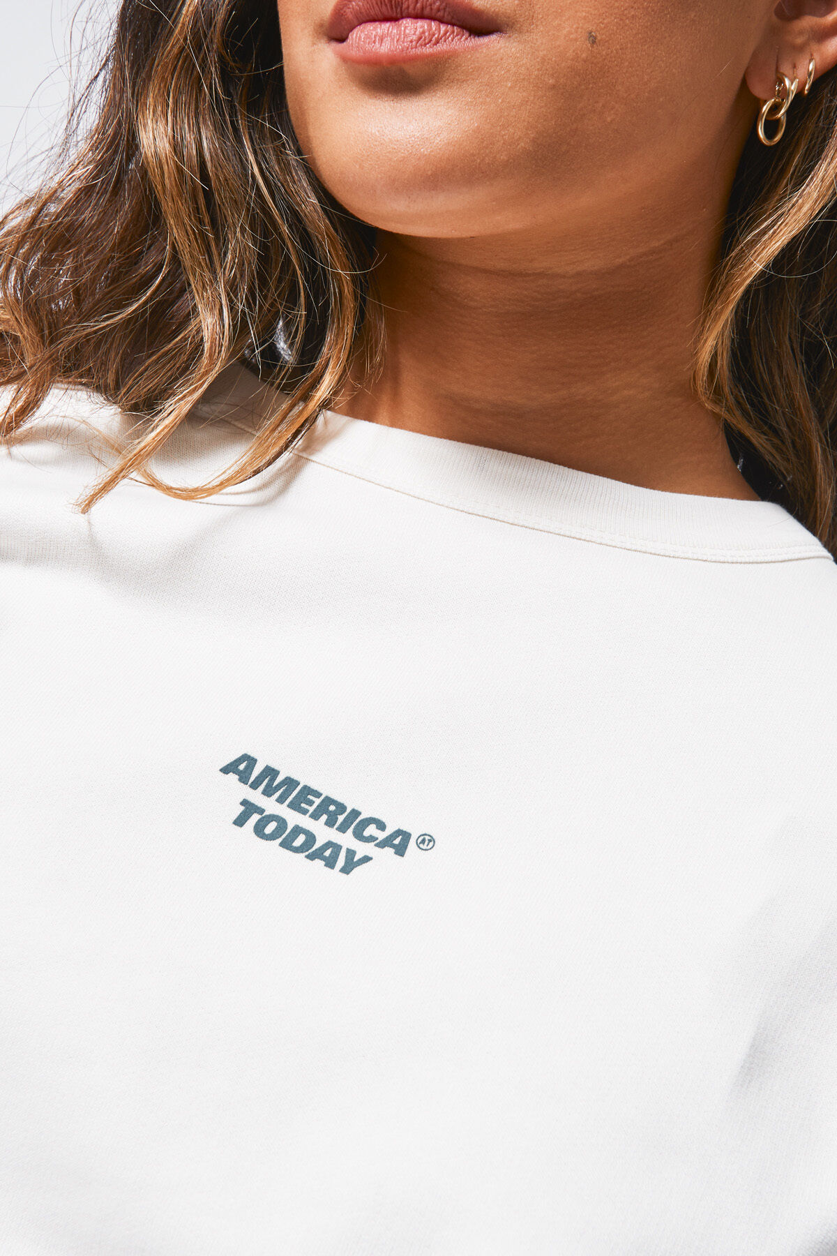 Sweater Suzy image number 2