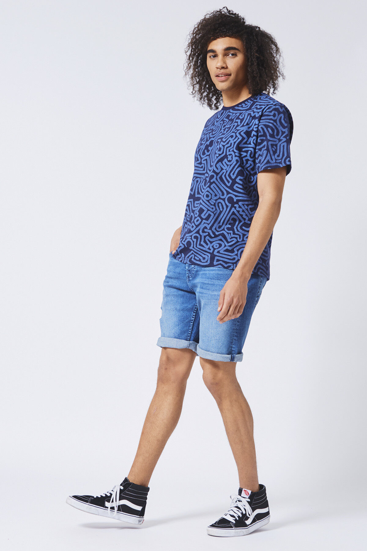 T-shirt Esai AOP image number 0