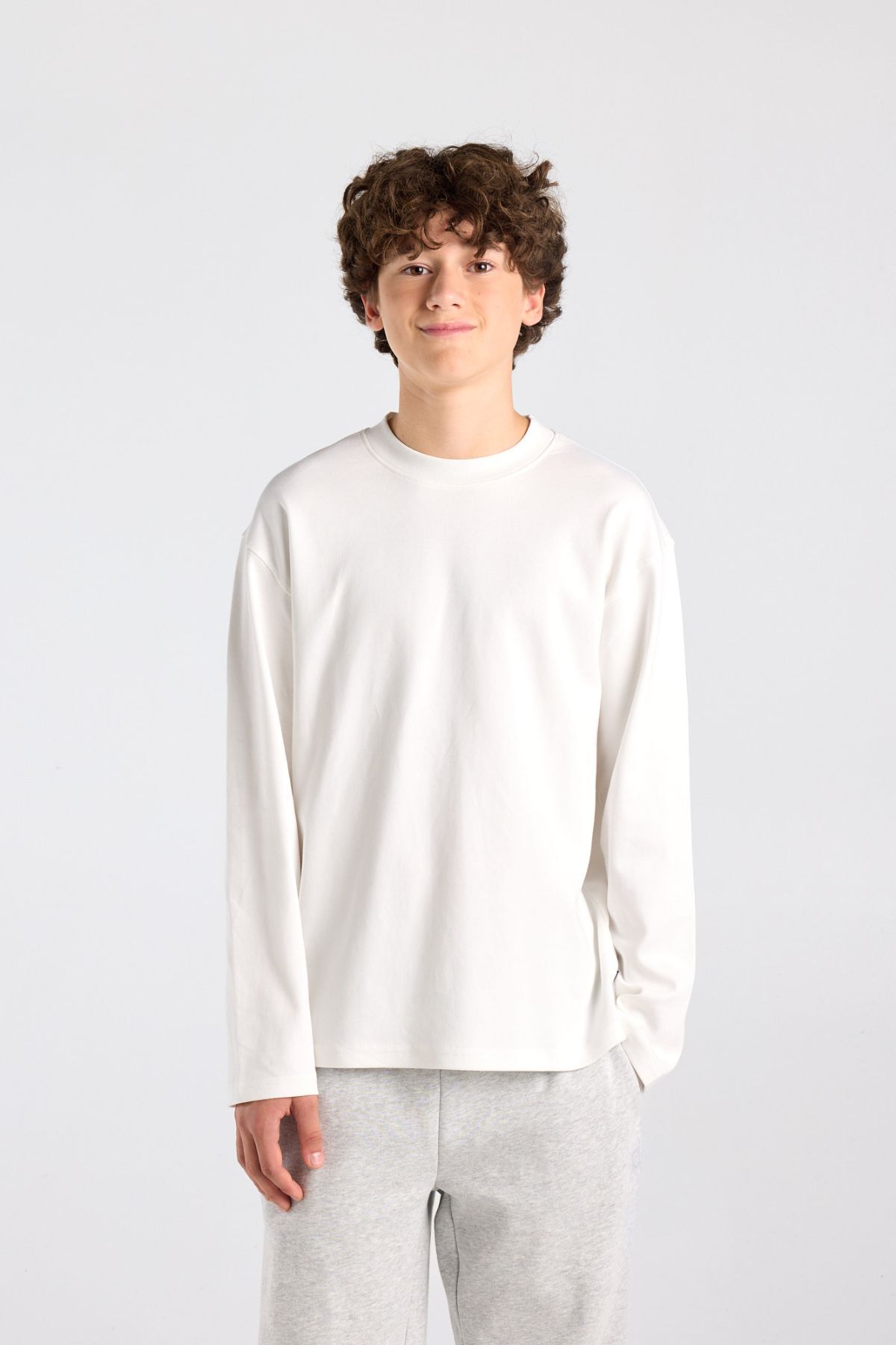 Larz Jr image number 0