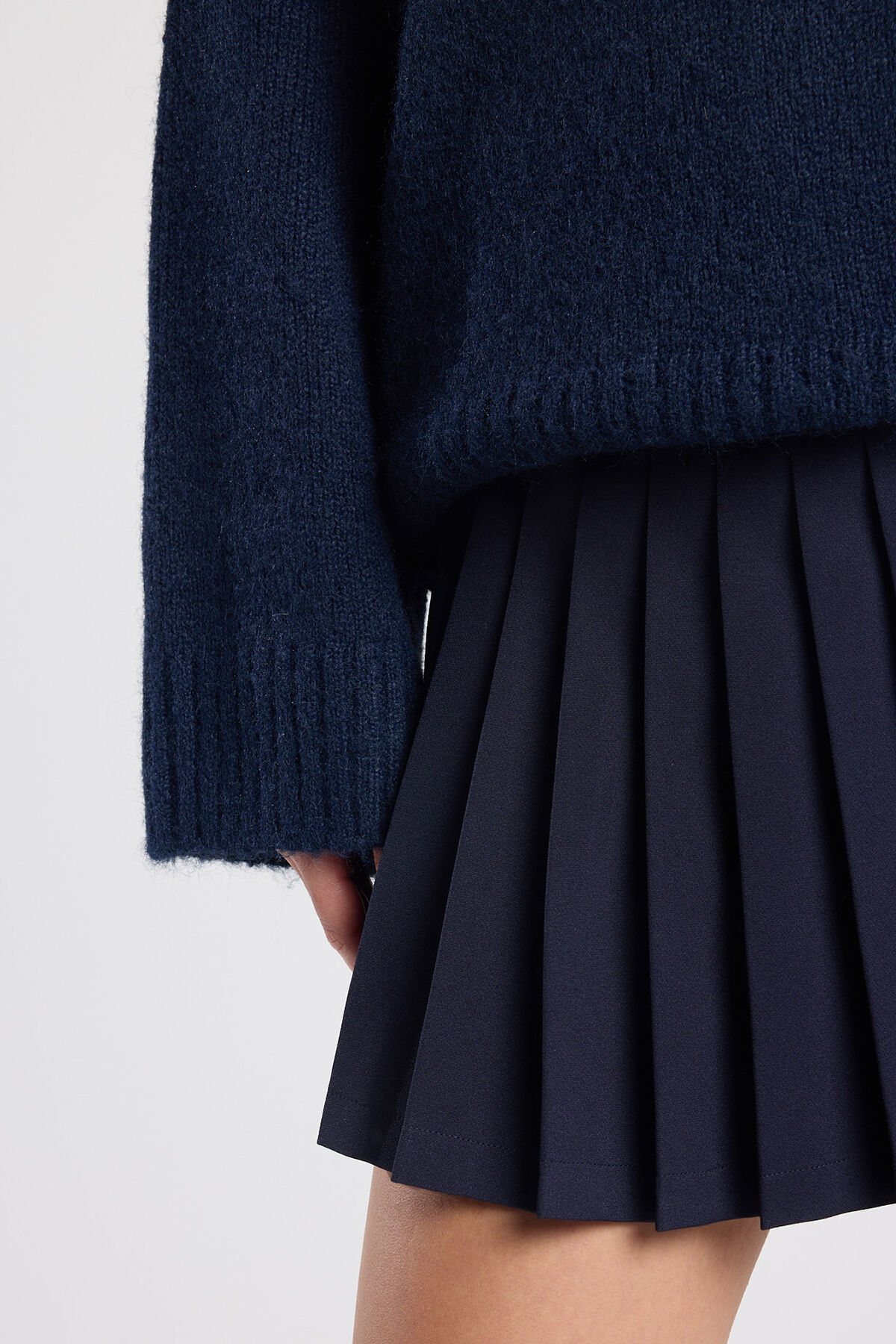 Riley ZG image number 3