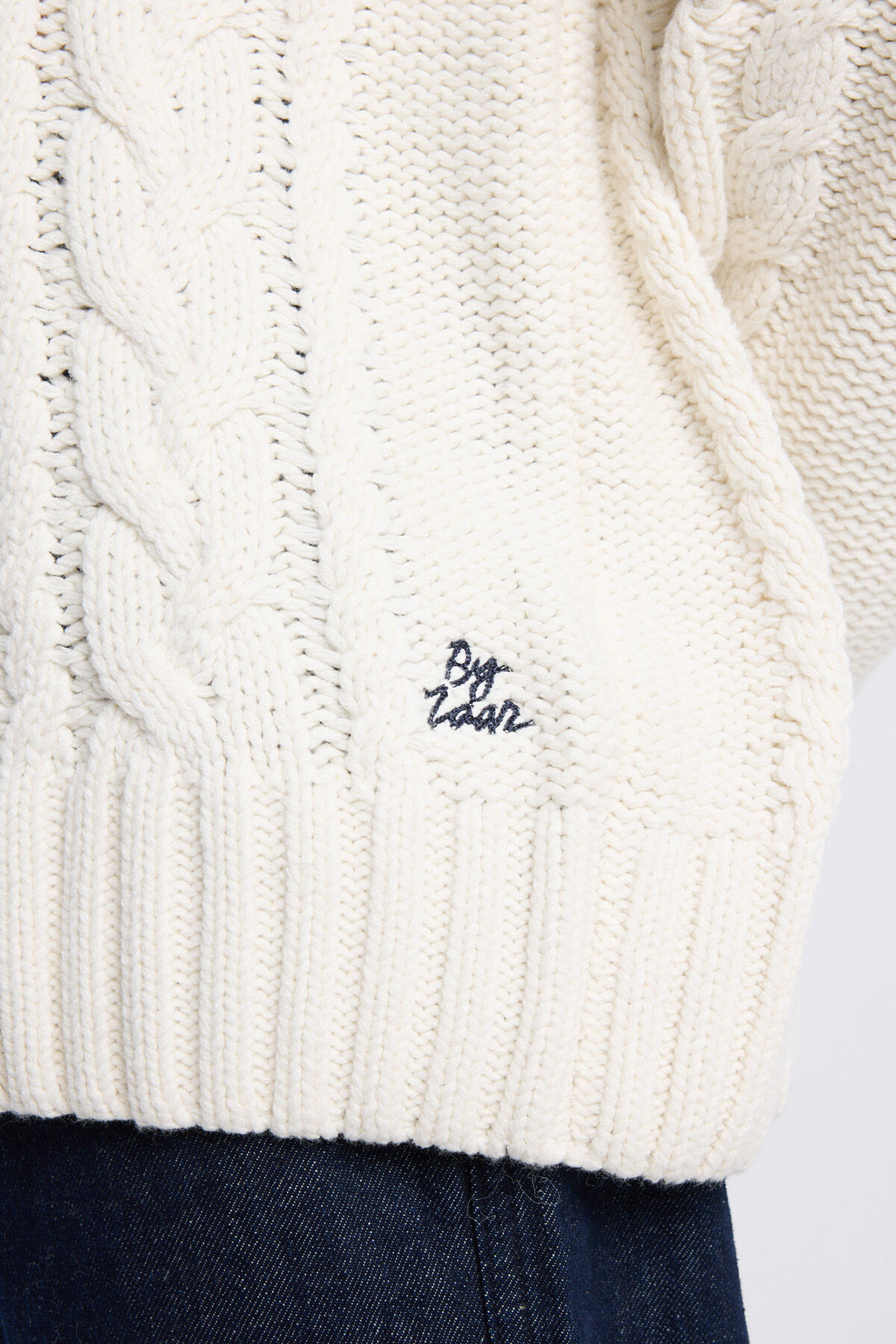 Kylie ZG image number 3