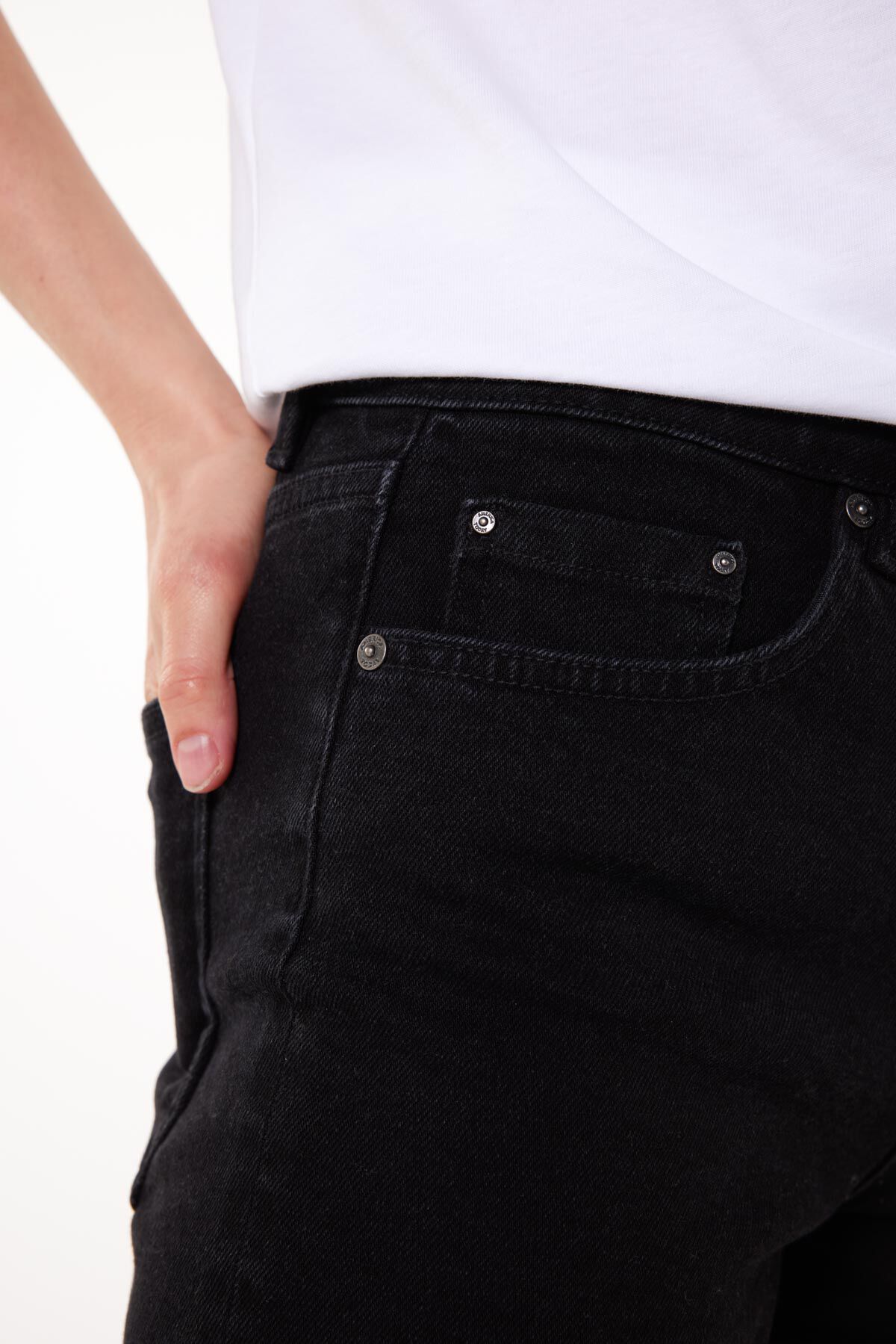 Short Lucy image number 3