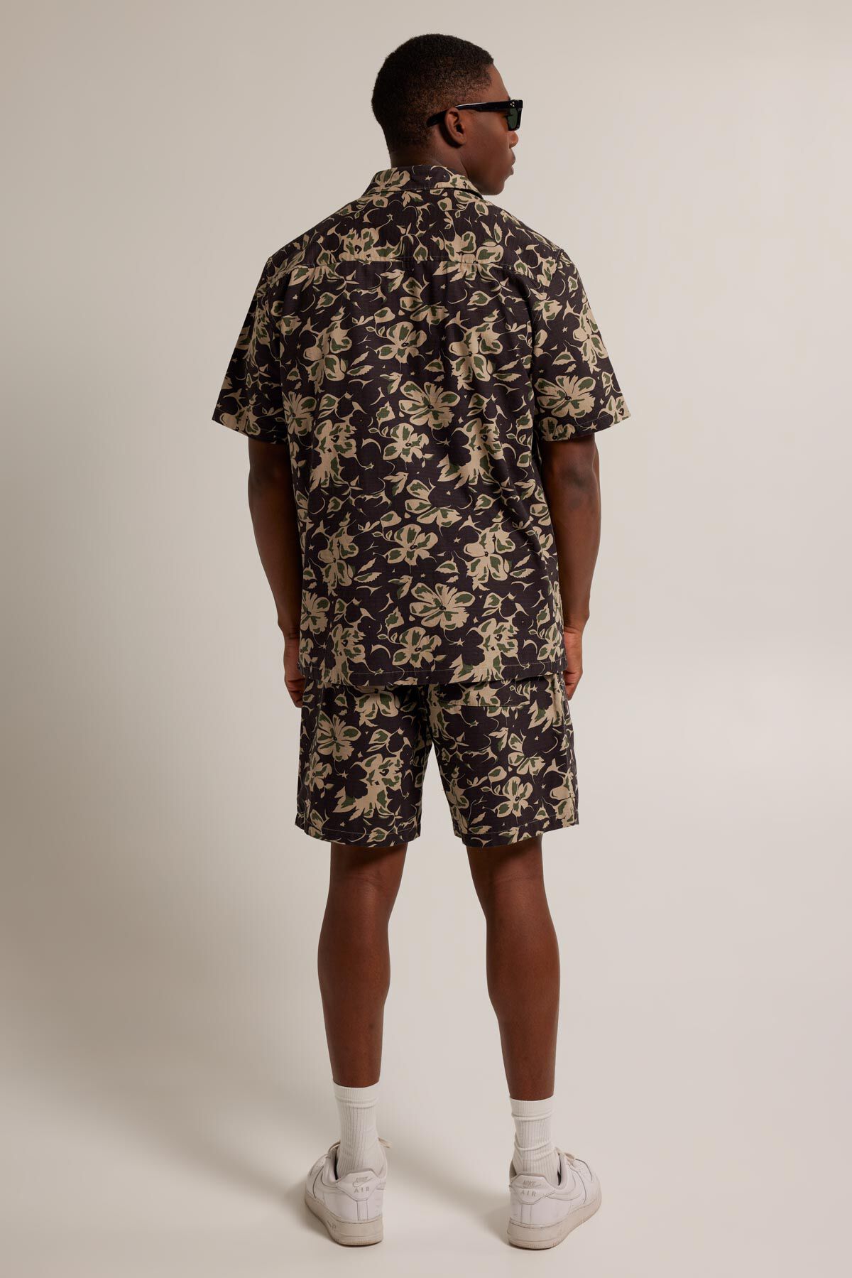 Short Noah image number 1