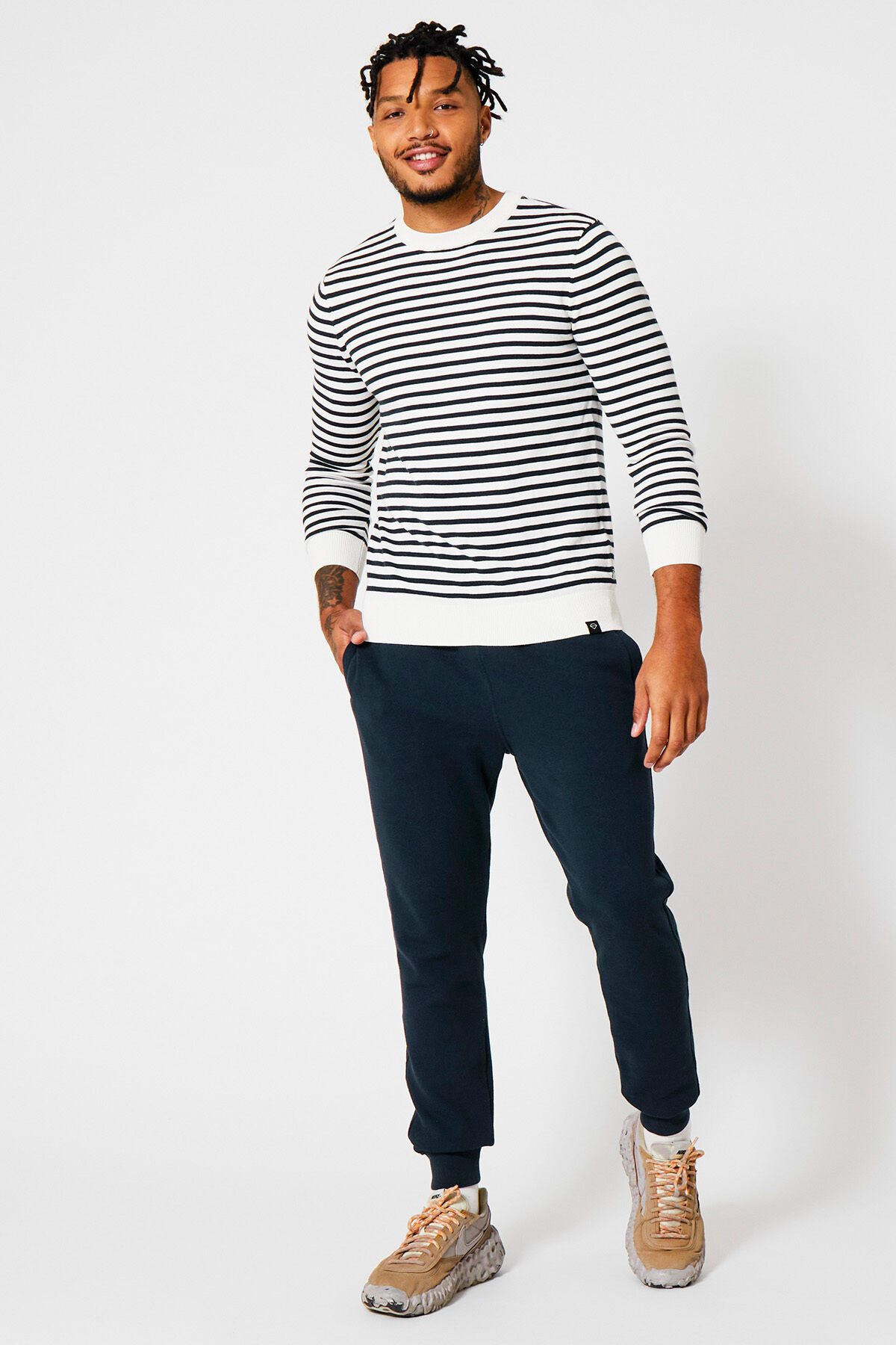 Carson image number 0