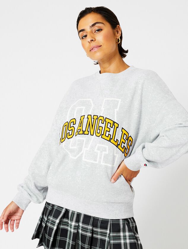 Sweater Sue image number 0