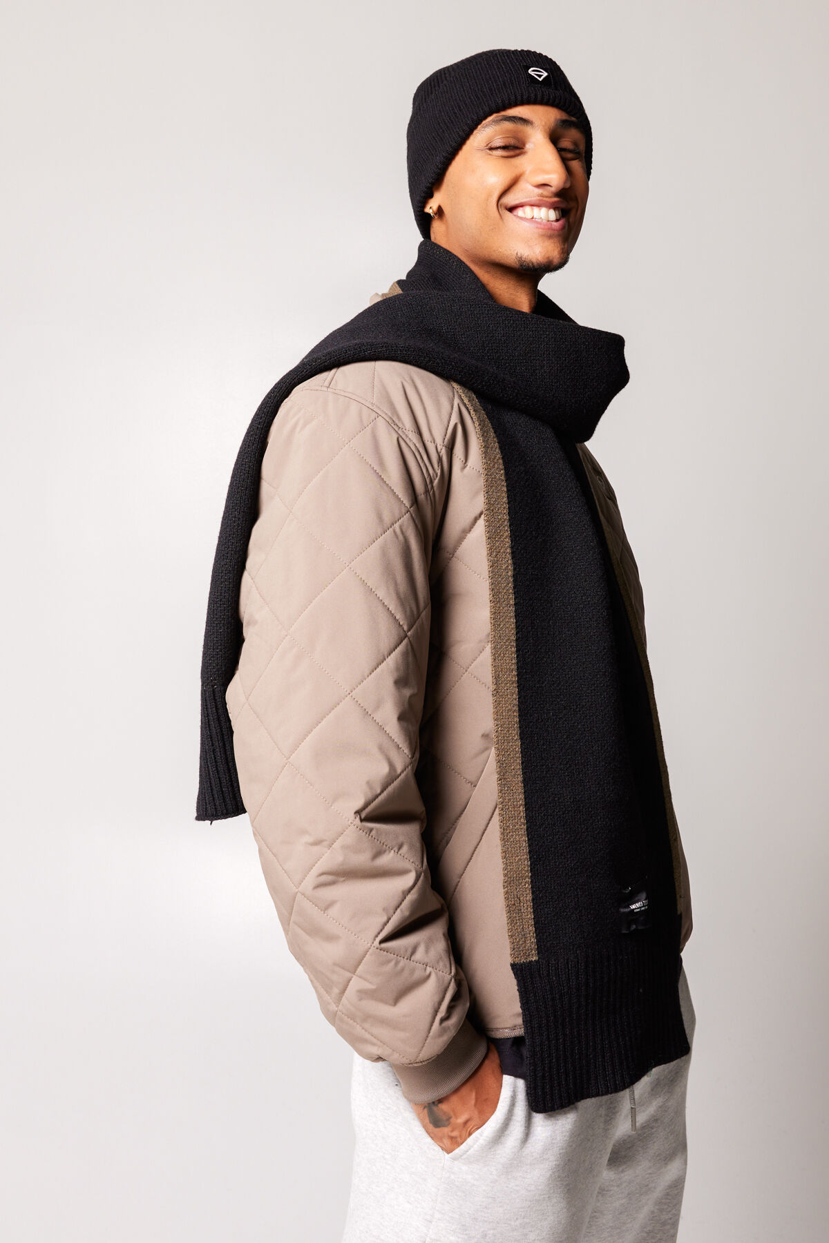 Scarf Alvin image number 1