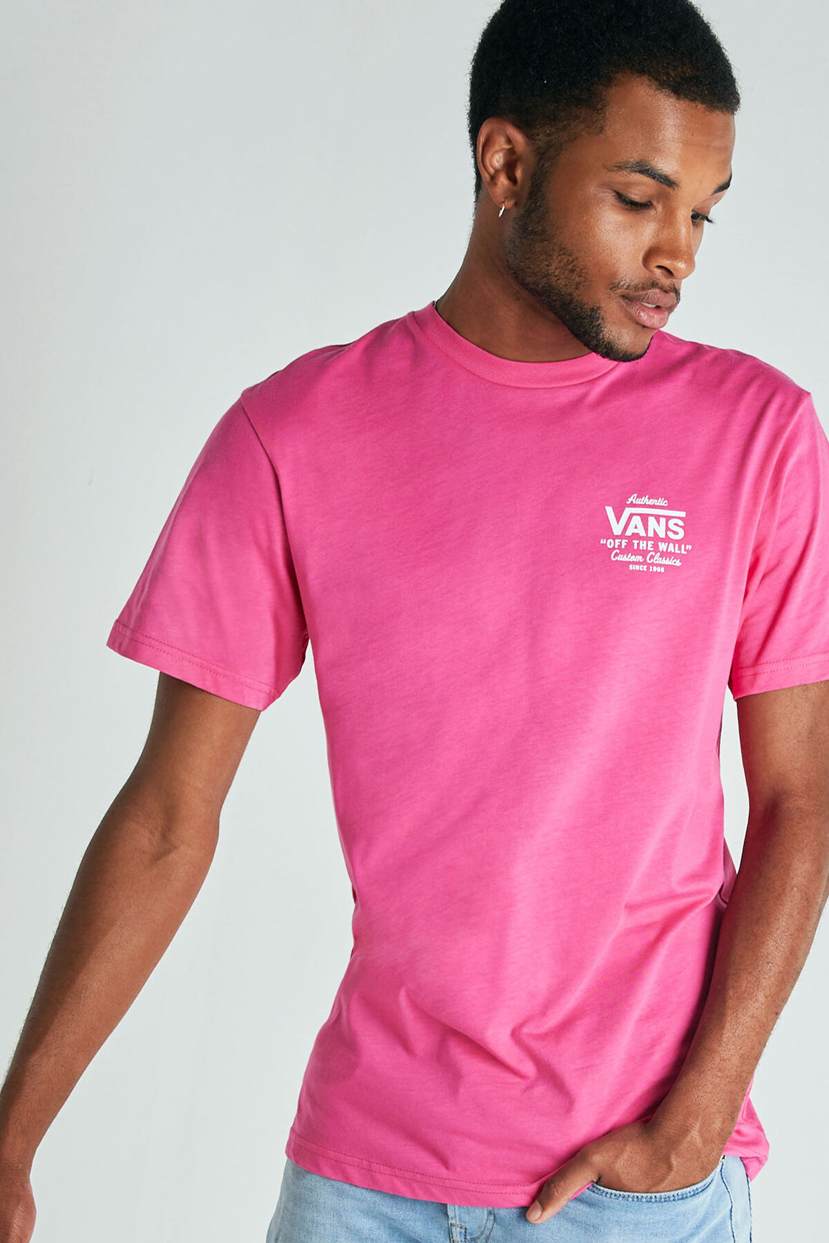 T-shirt Holder Street image number 0