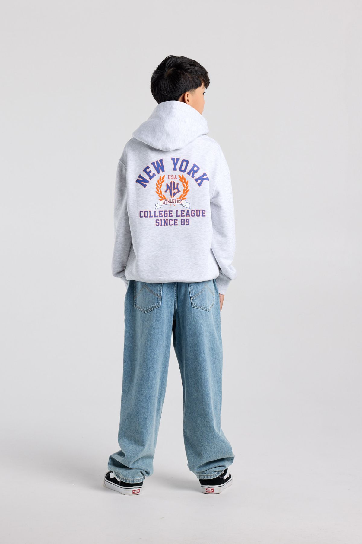 Simms hood Jr image number 2