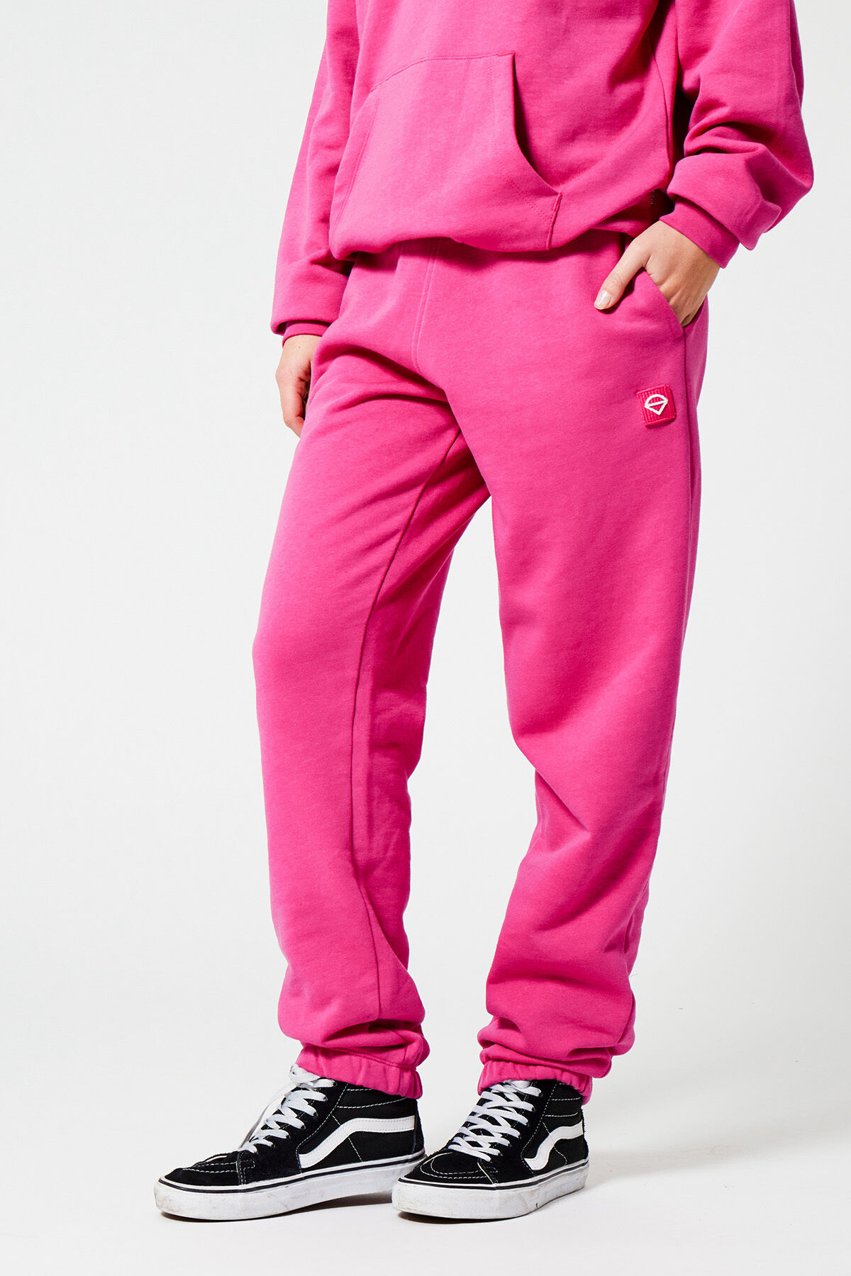 Crest image number 1