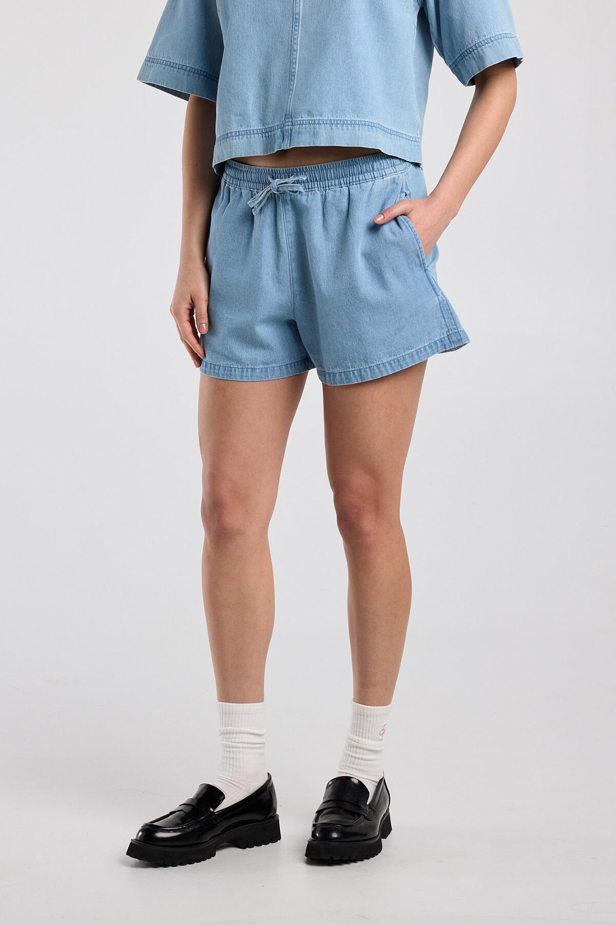 Naomi image number 0