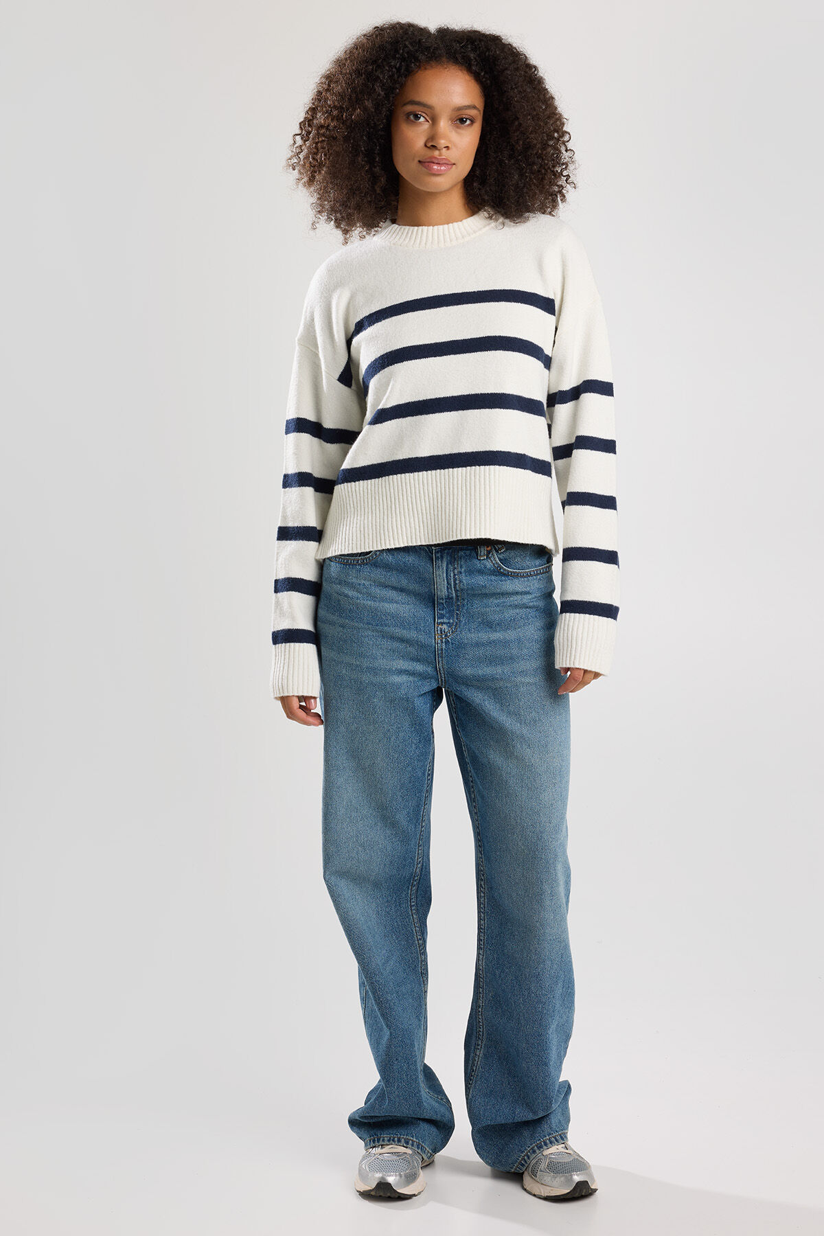 White boyfriend sweater outlet