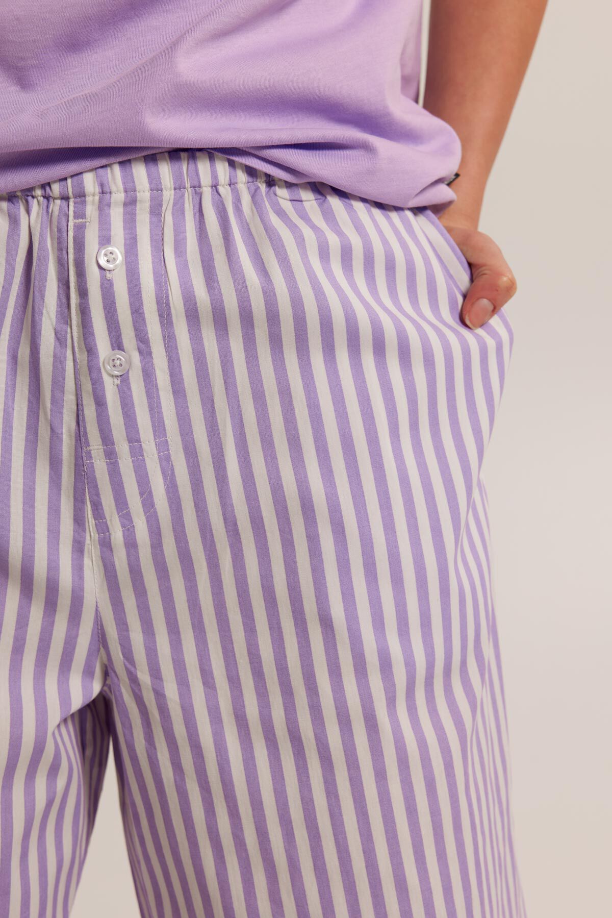 Loungepants Loan image number 3