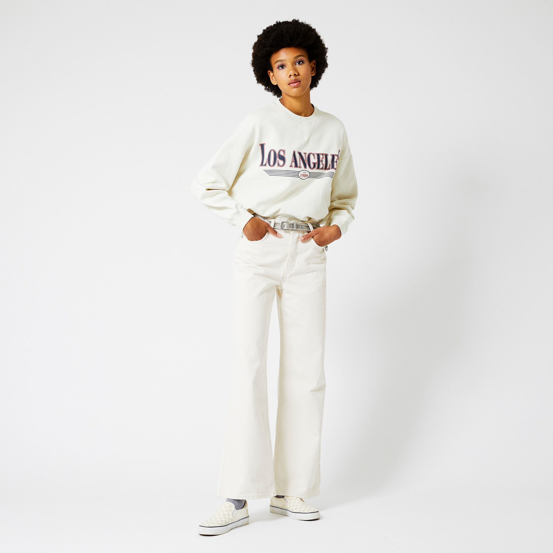 Sweater Sue image number 2