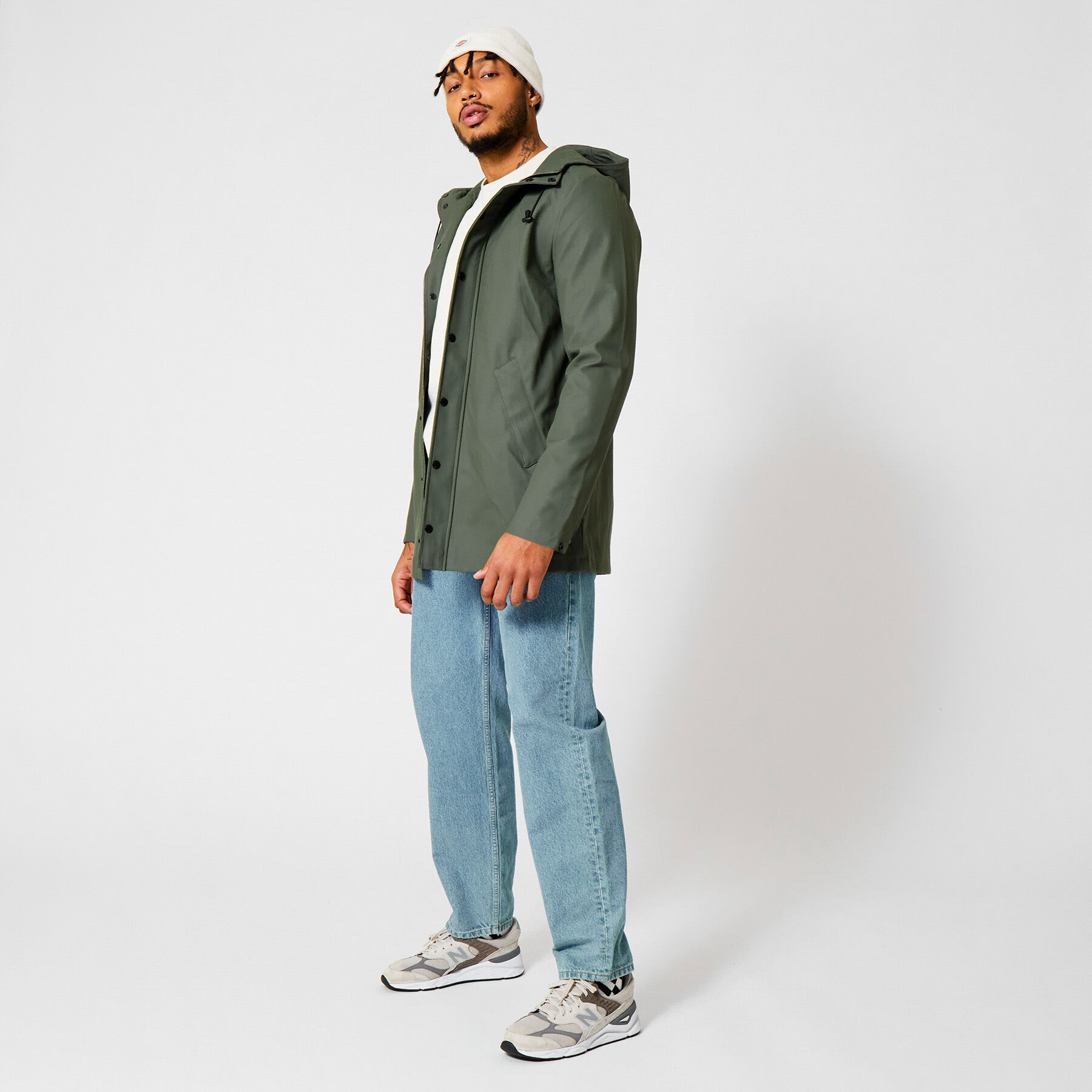 Rain jacket medium