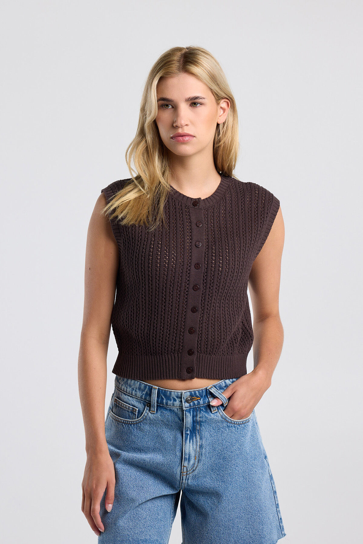 Georgina image number 0