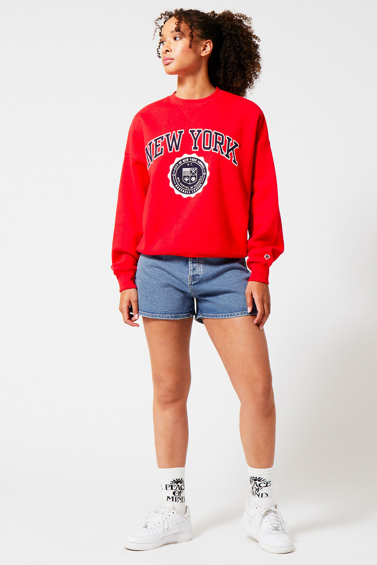 Sweater Sue image number 1