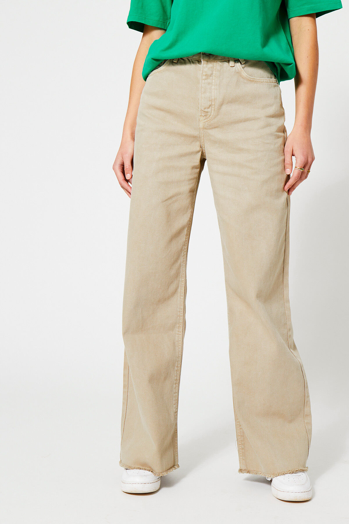 Olivia CLRD image number 0