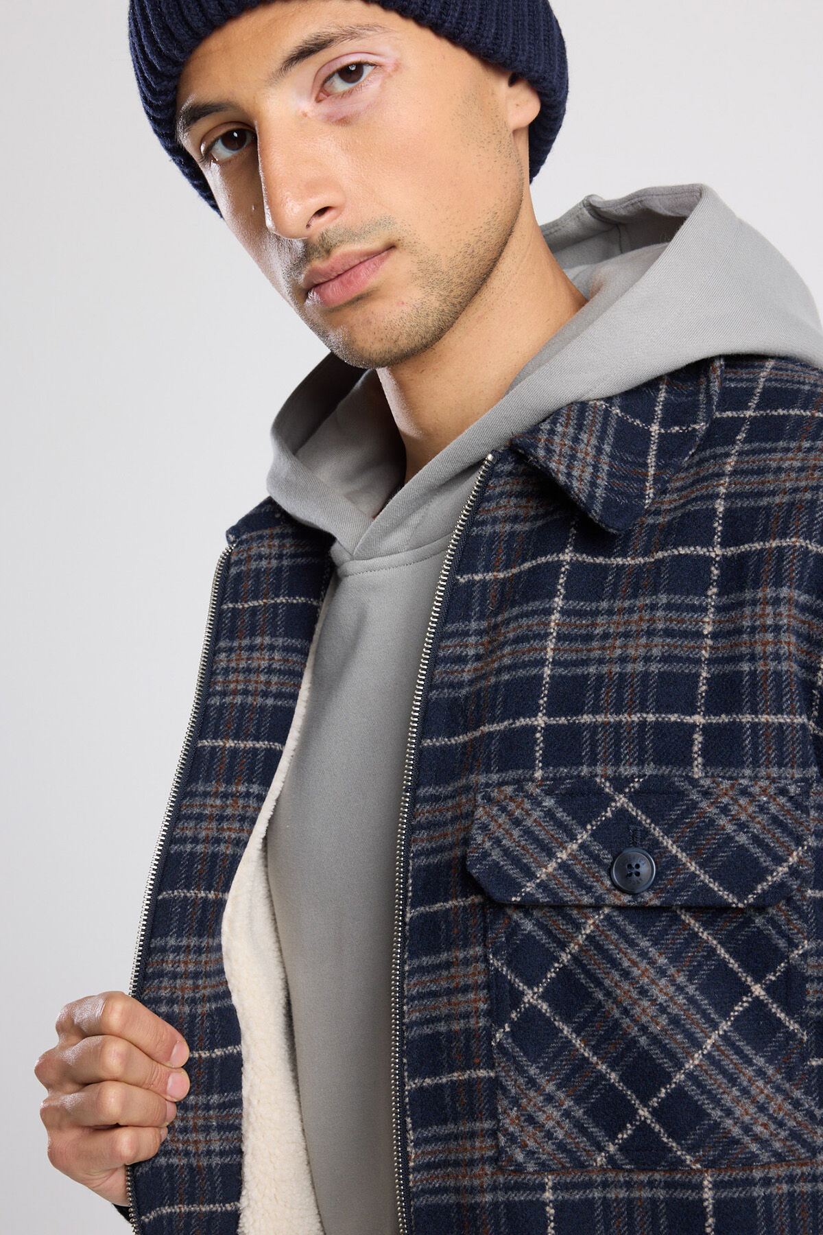 Braxton image number 3