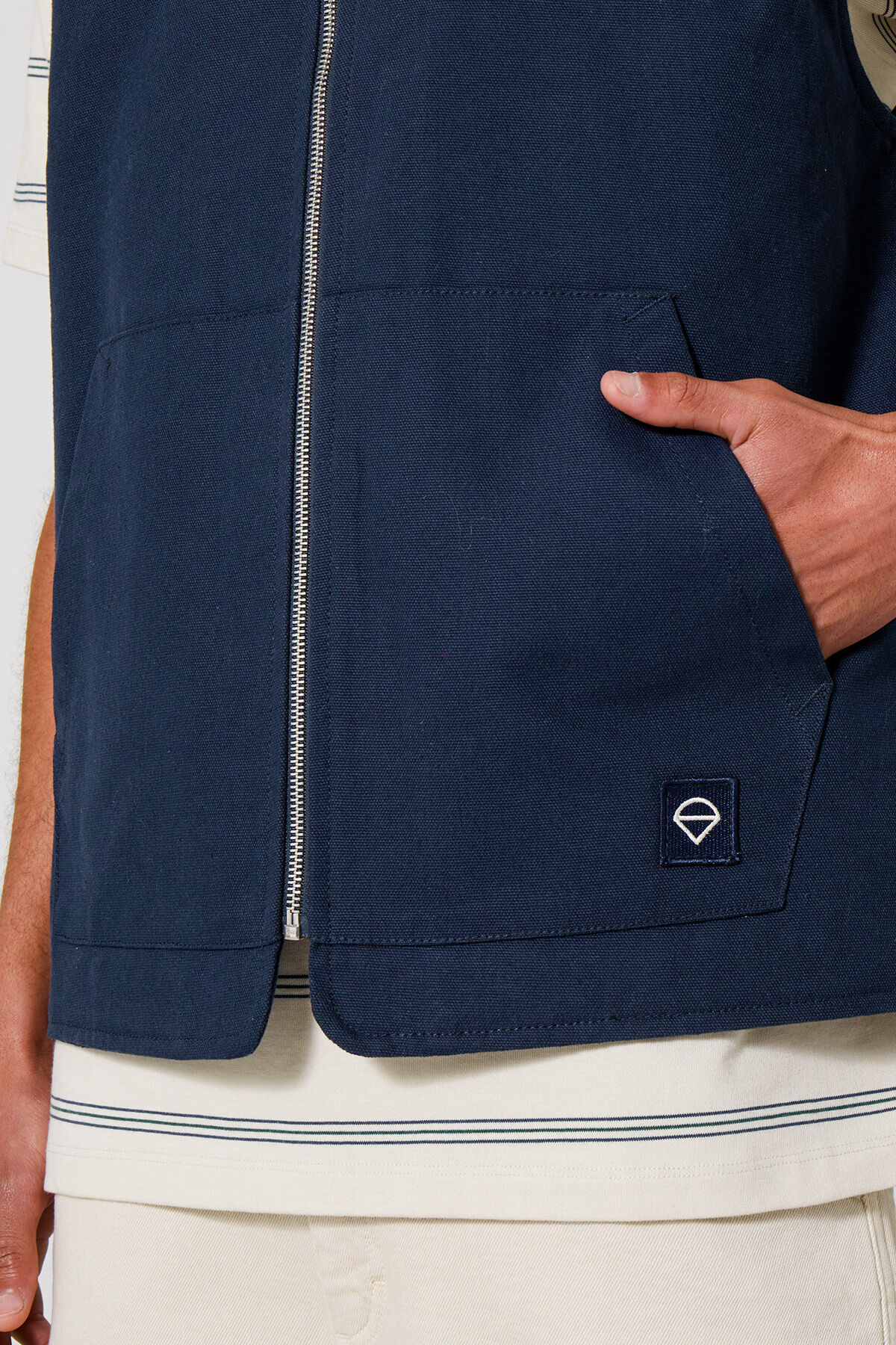 in-between jacket Jaxen vest image number 3