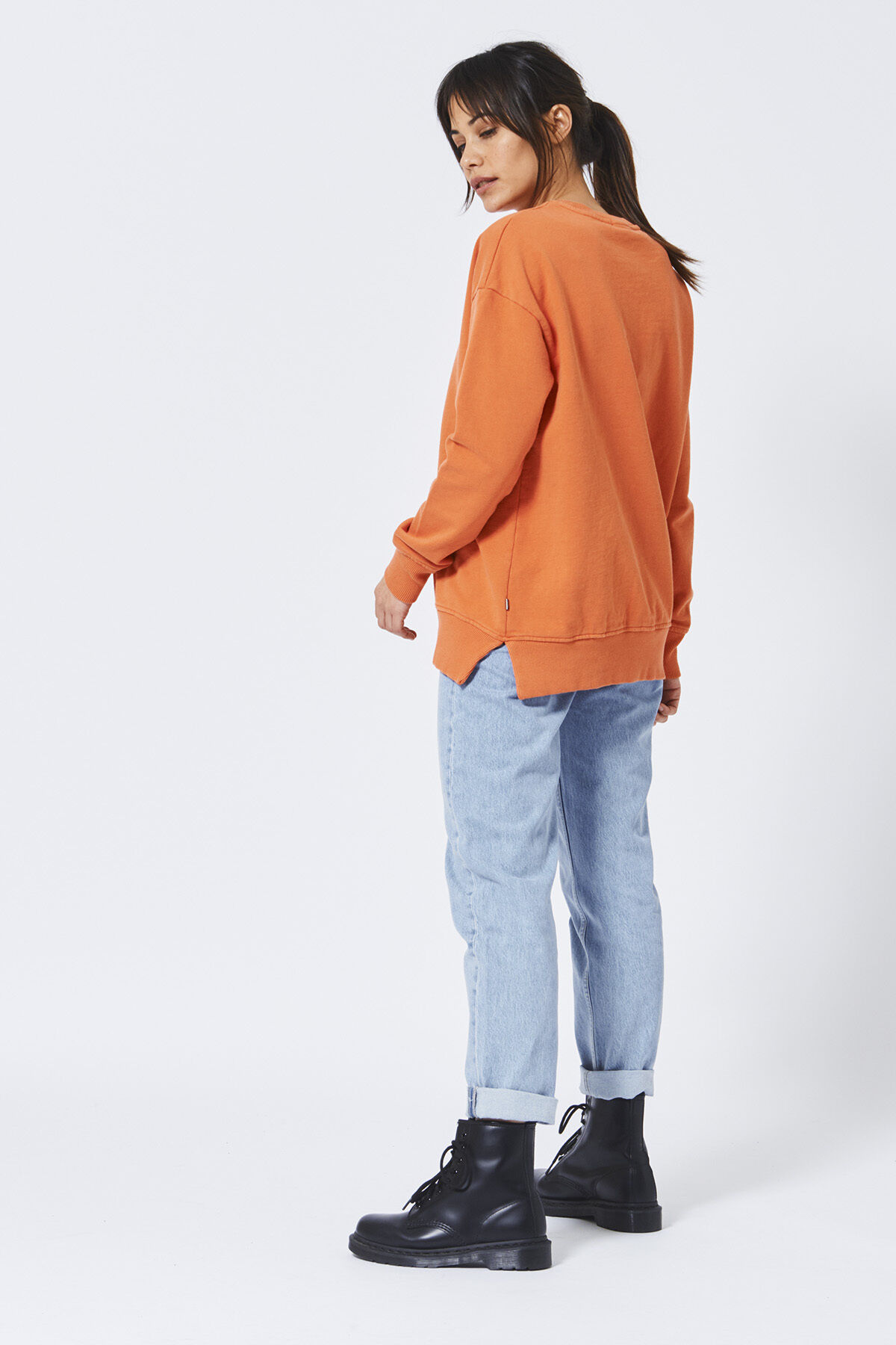 Sweater San image number 2