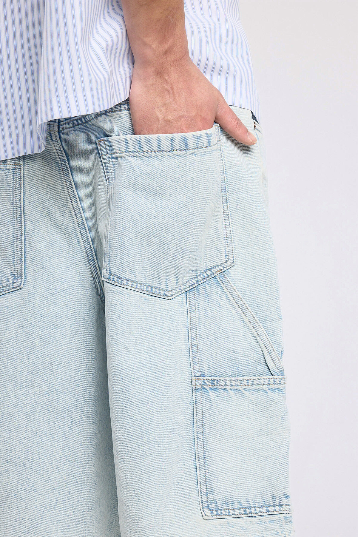 Nilan image number 3