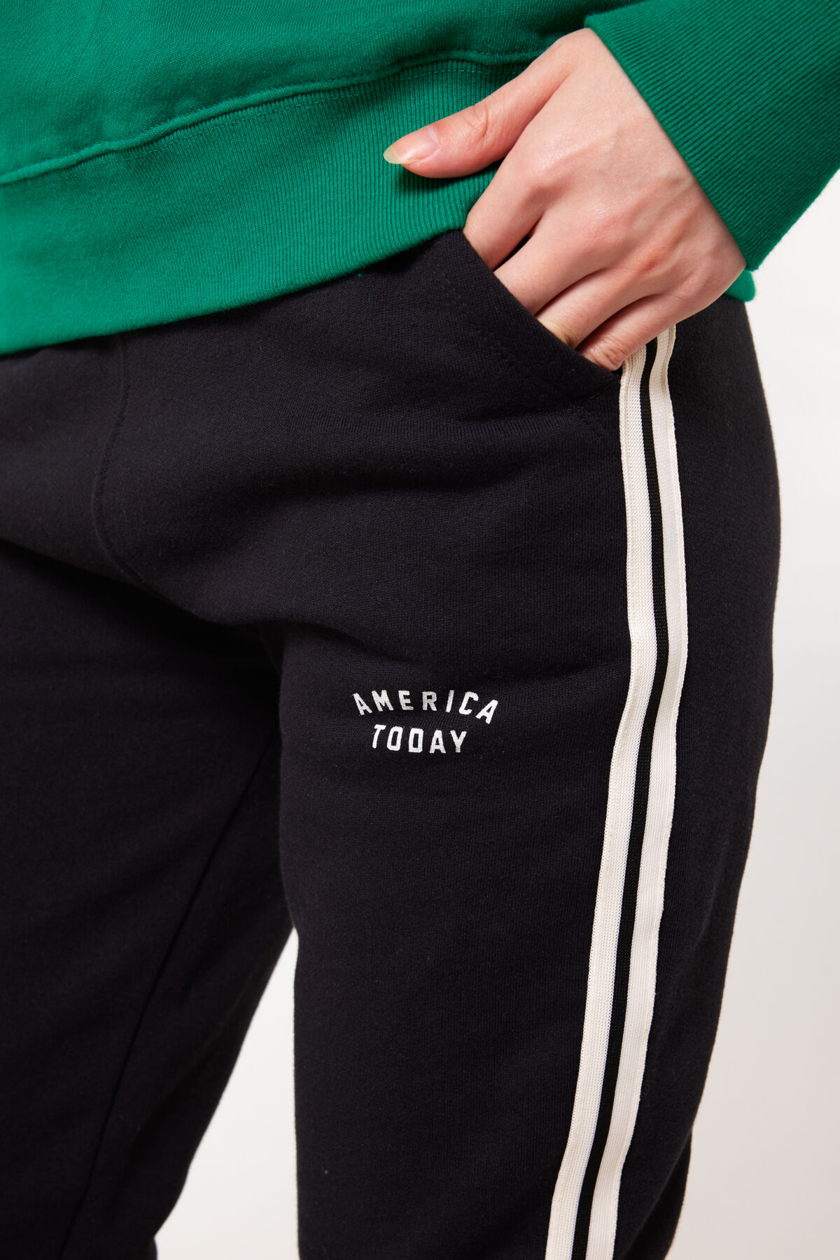 Jogging pants Celina image number 3