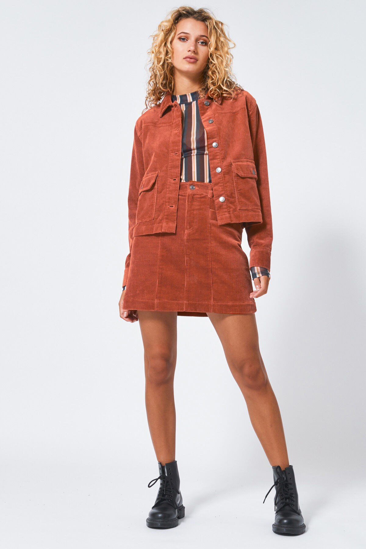 Skirt River image number 0