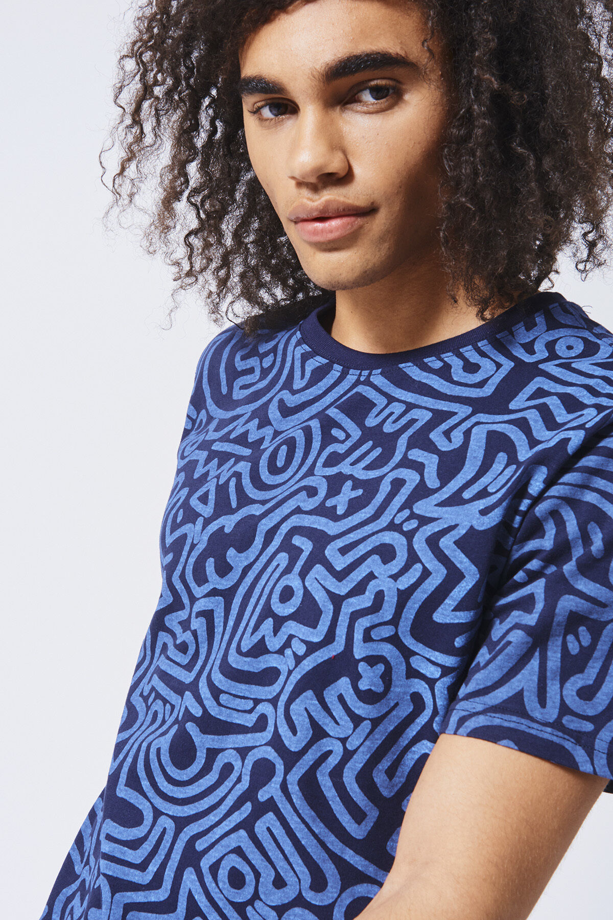 T-shirt Esai AOP image number 1