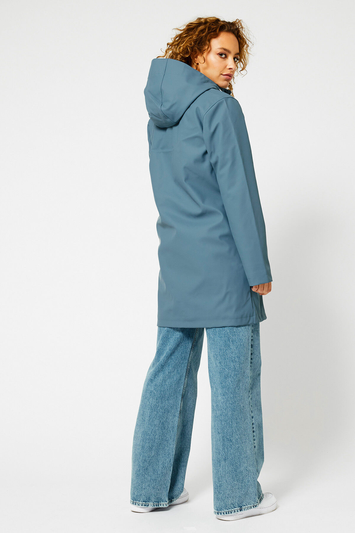 Imperm&eacute;able Janice image number 2