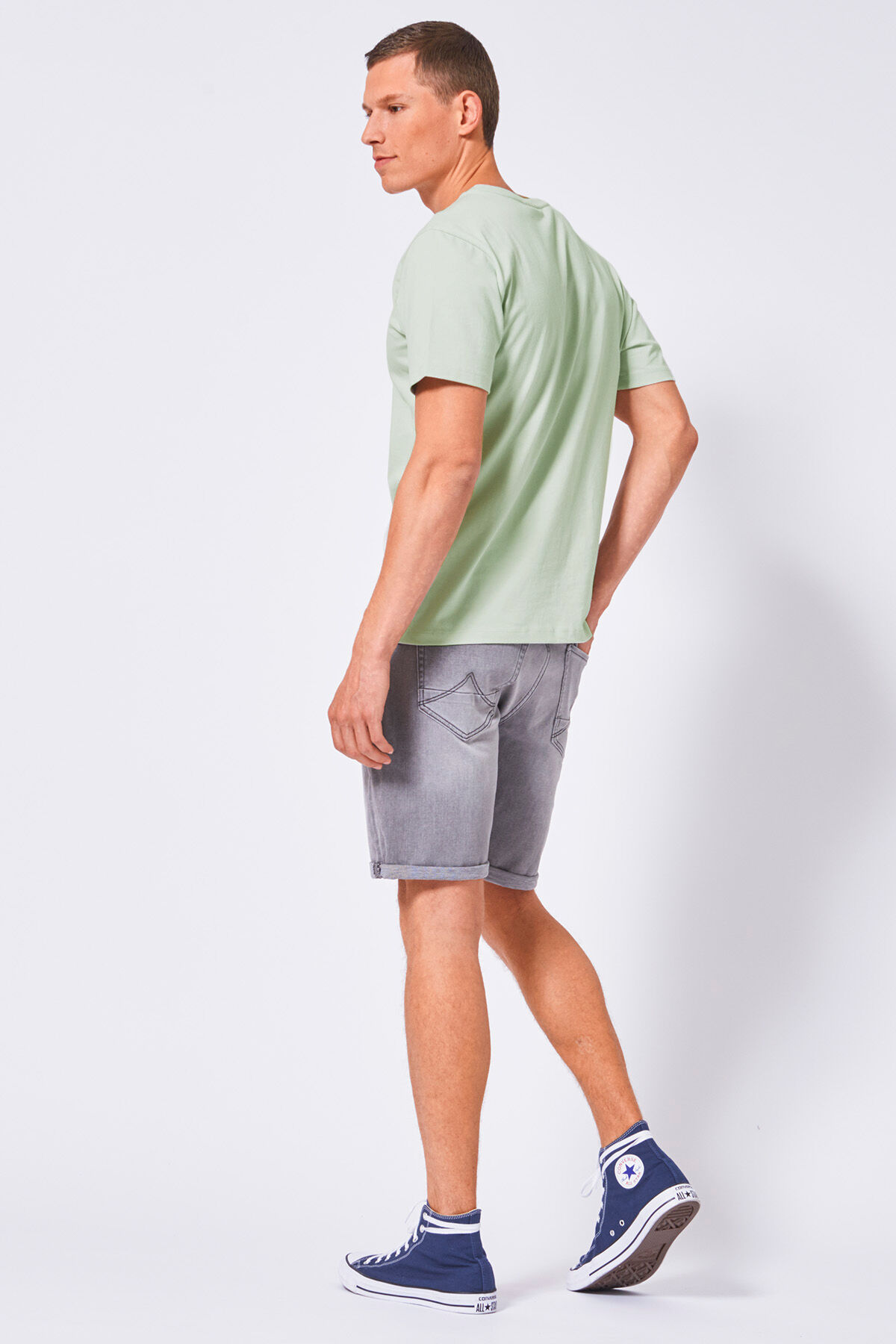 Eon Cliffs image number 2