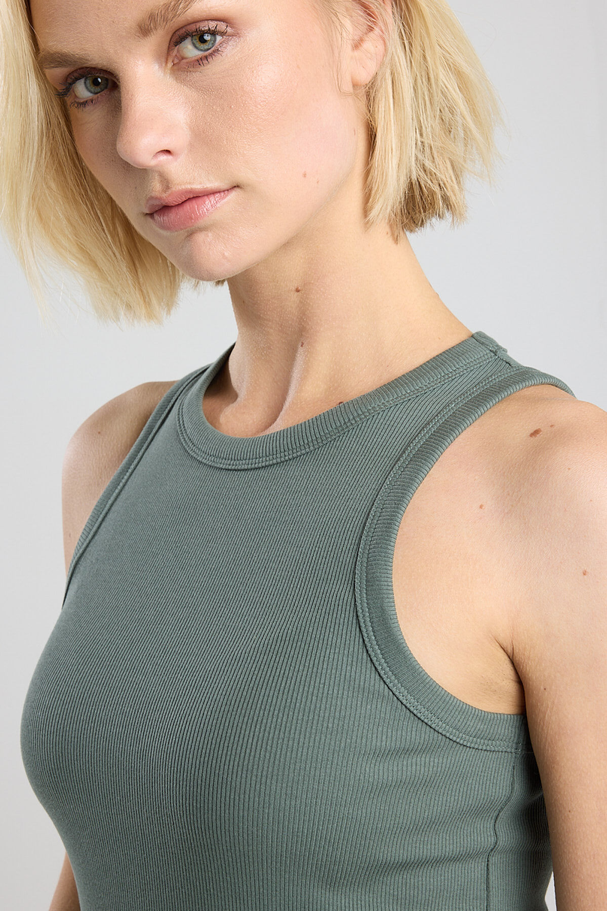 Singlet Gia image number 3