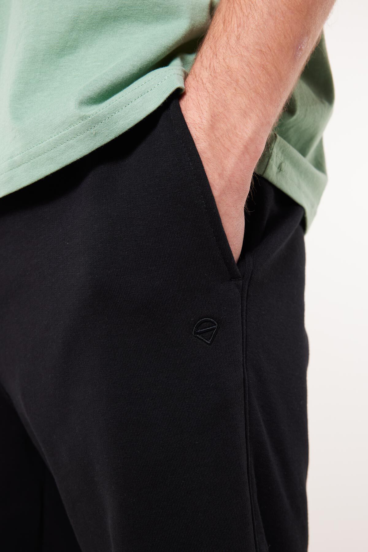 Short Sevan image number 3