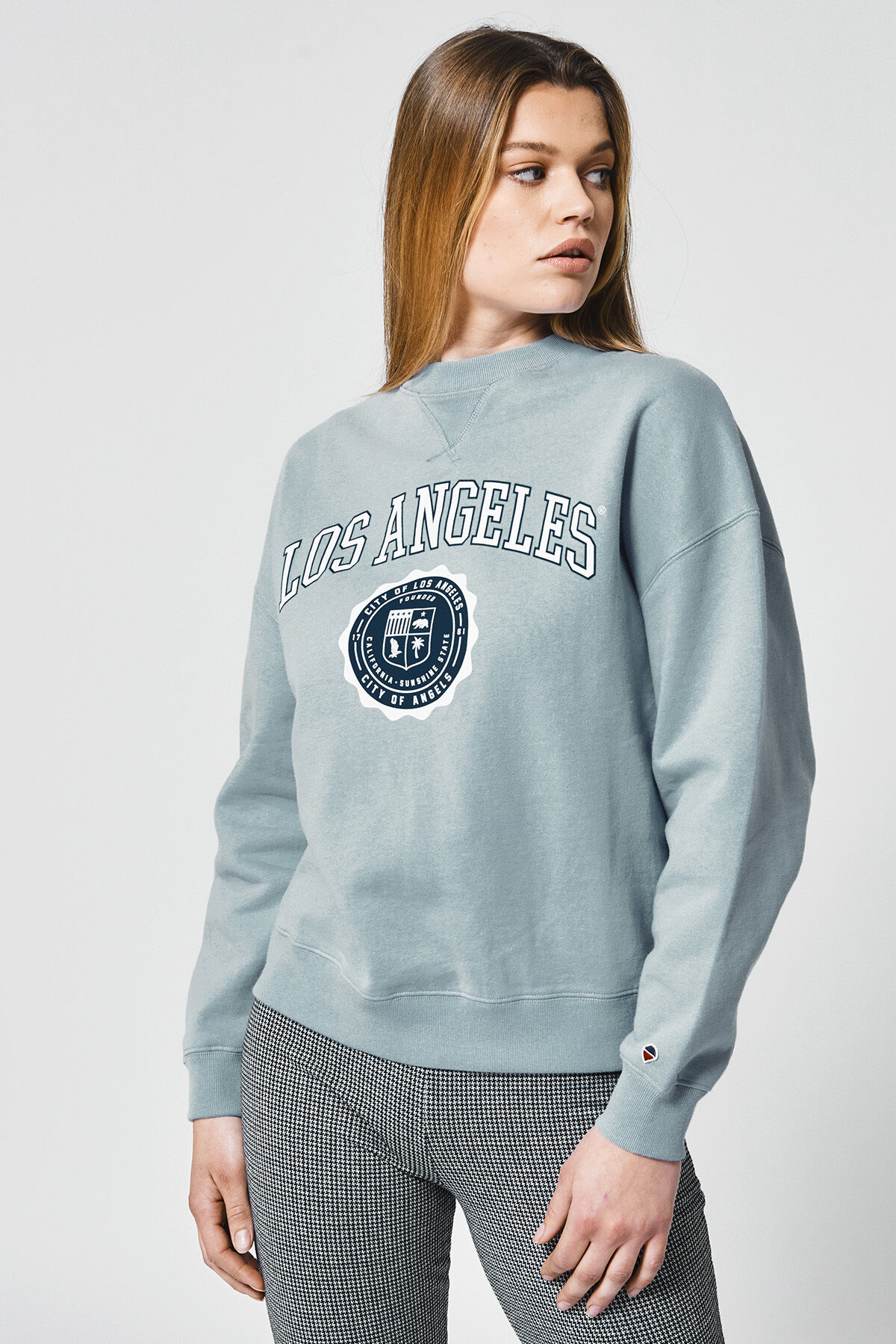 Sweater Sue image number 0